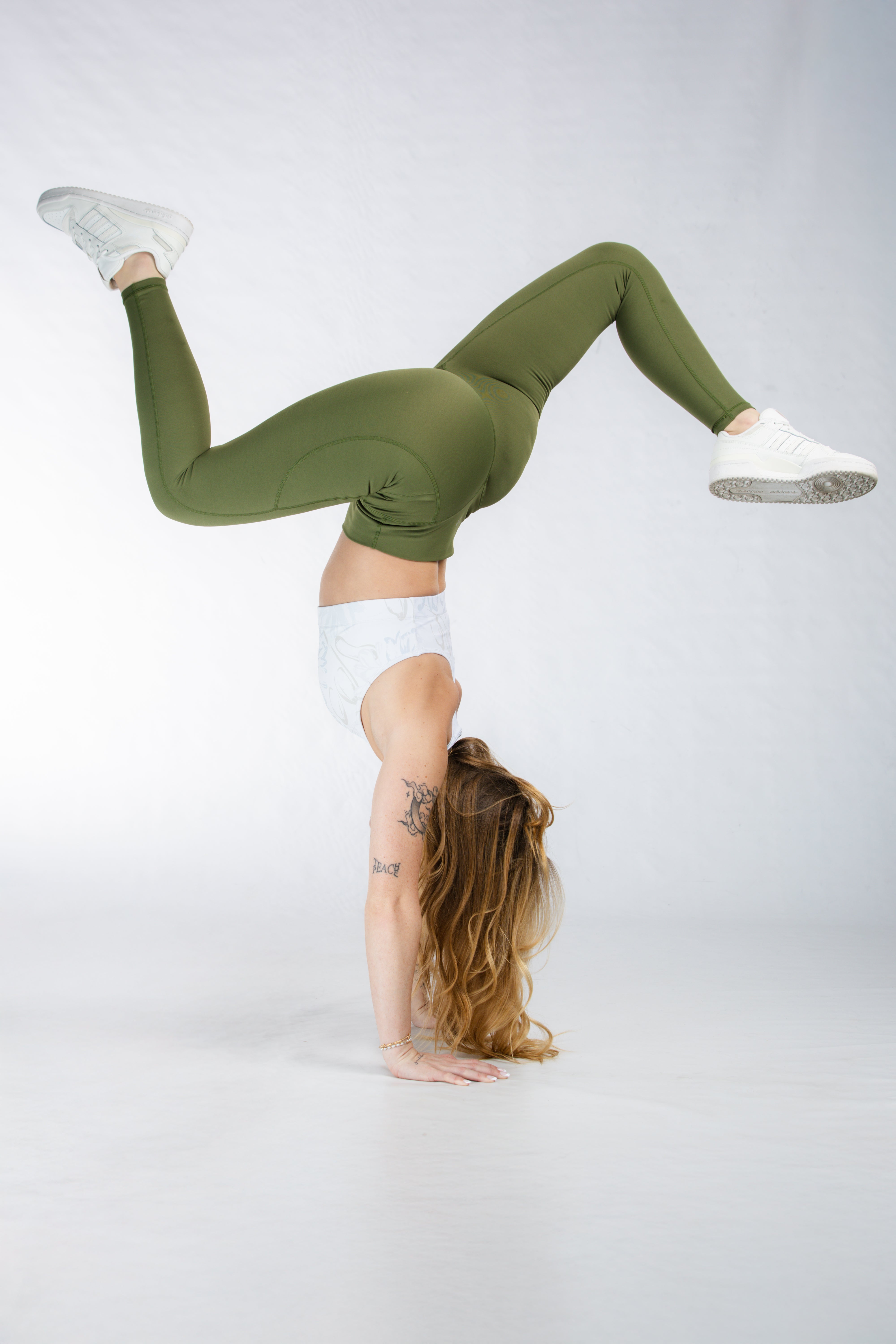 Empowered Leggings With Pockets | Military Green