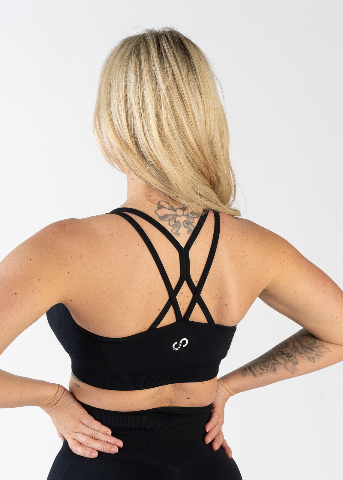 Seamless Strappy Sports Bra | Black