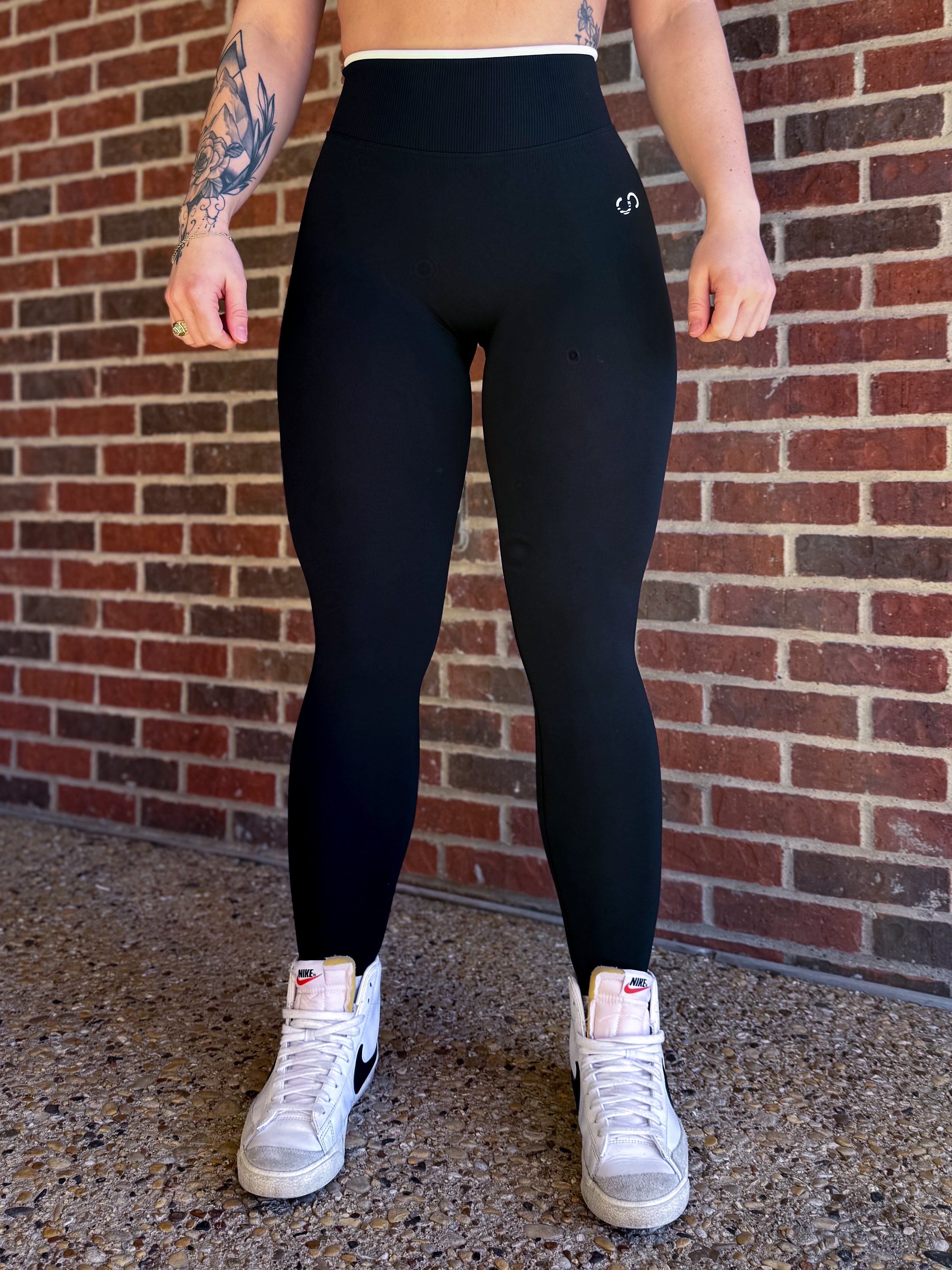 Piped Seamless Leggings | Black (PRE-ORDER)