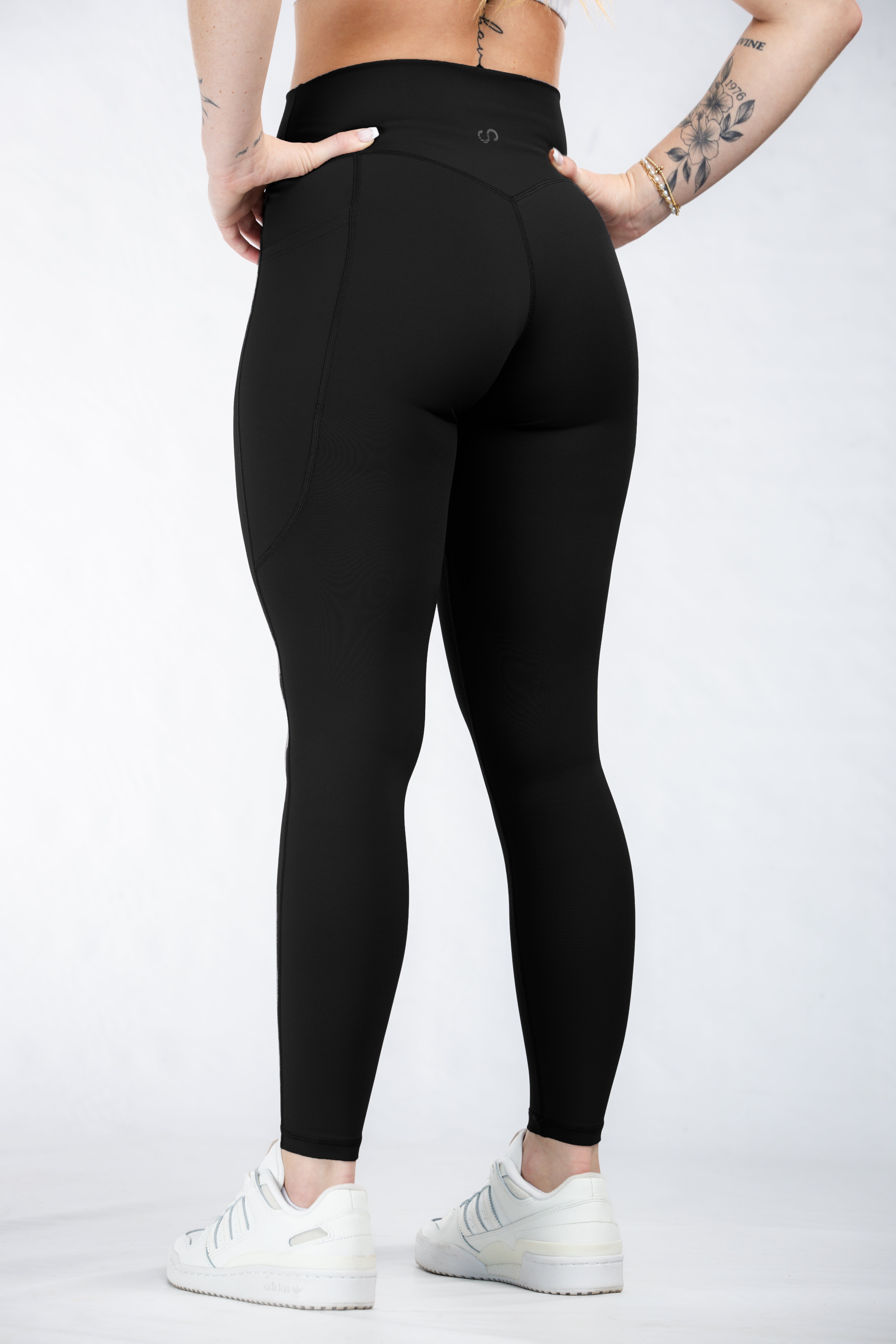 Empowered Leggings With Pockets | Black