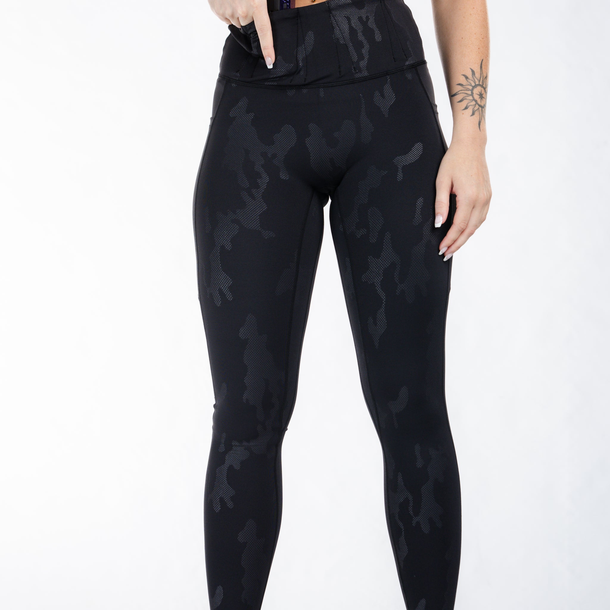 Concealed Carry Leggings Empowered With Pockets| Black Camo