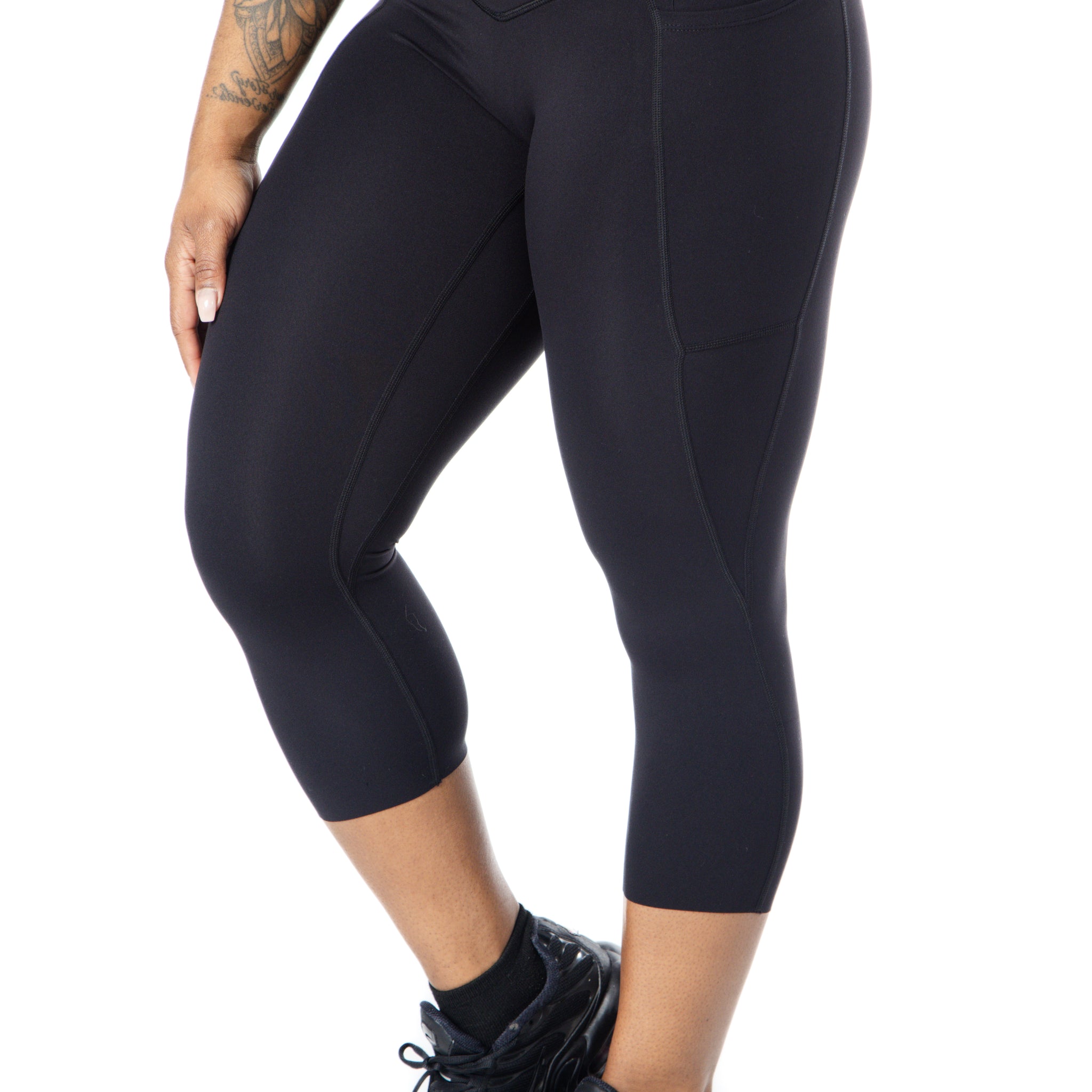 NKD Capris With Pockets Mid Waist | Black