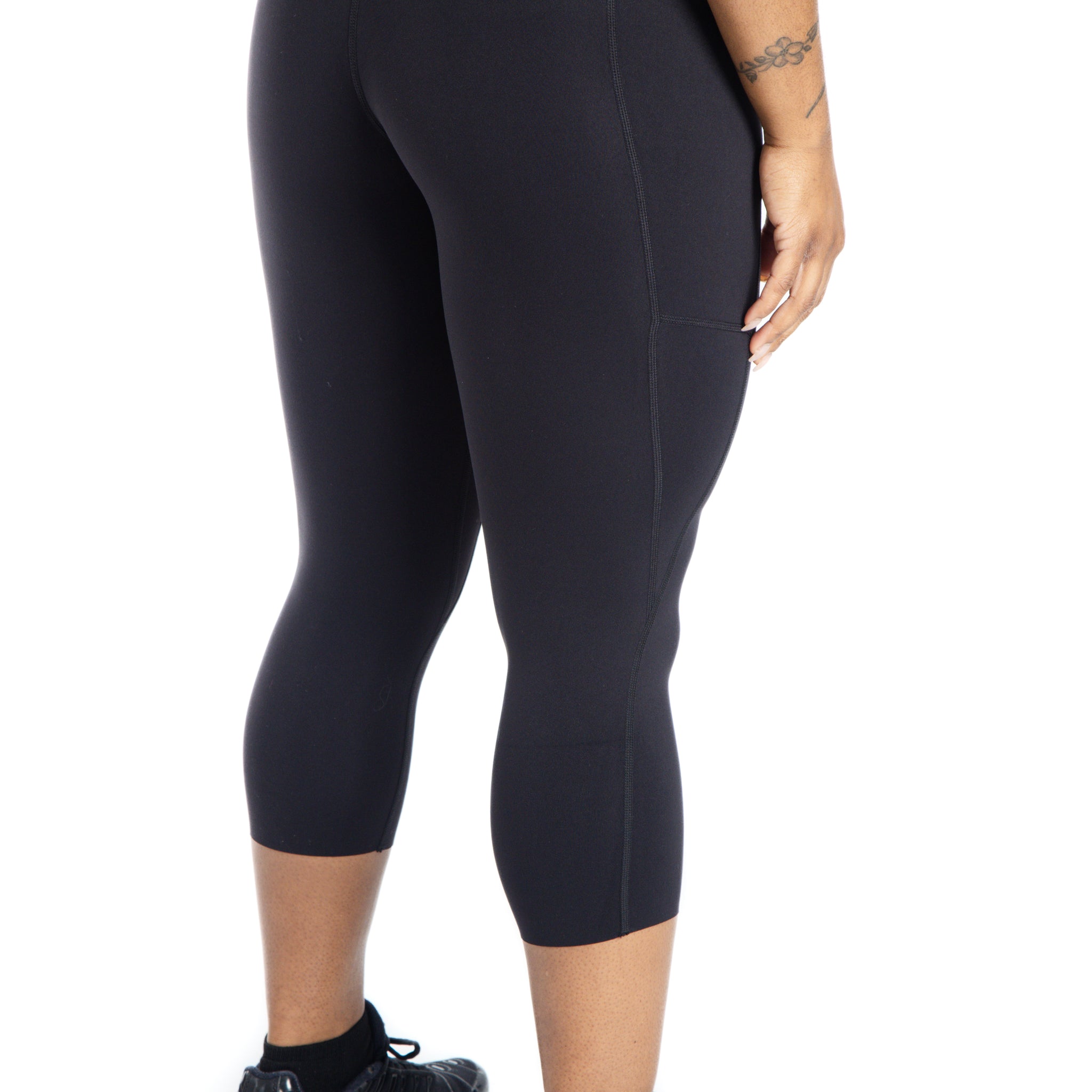 NKD Capris With Pockets Mid Waist | Black