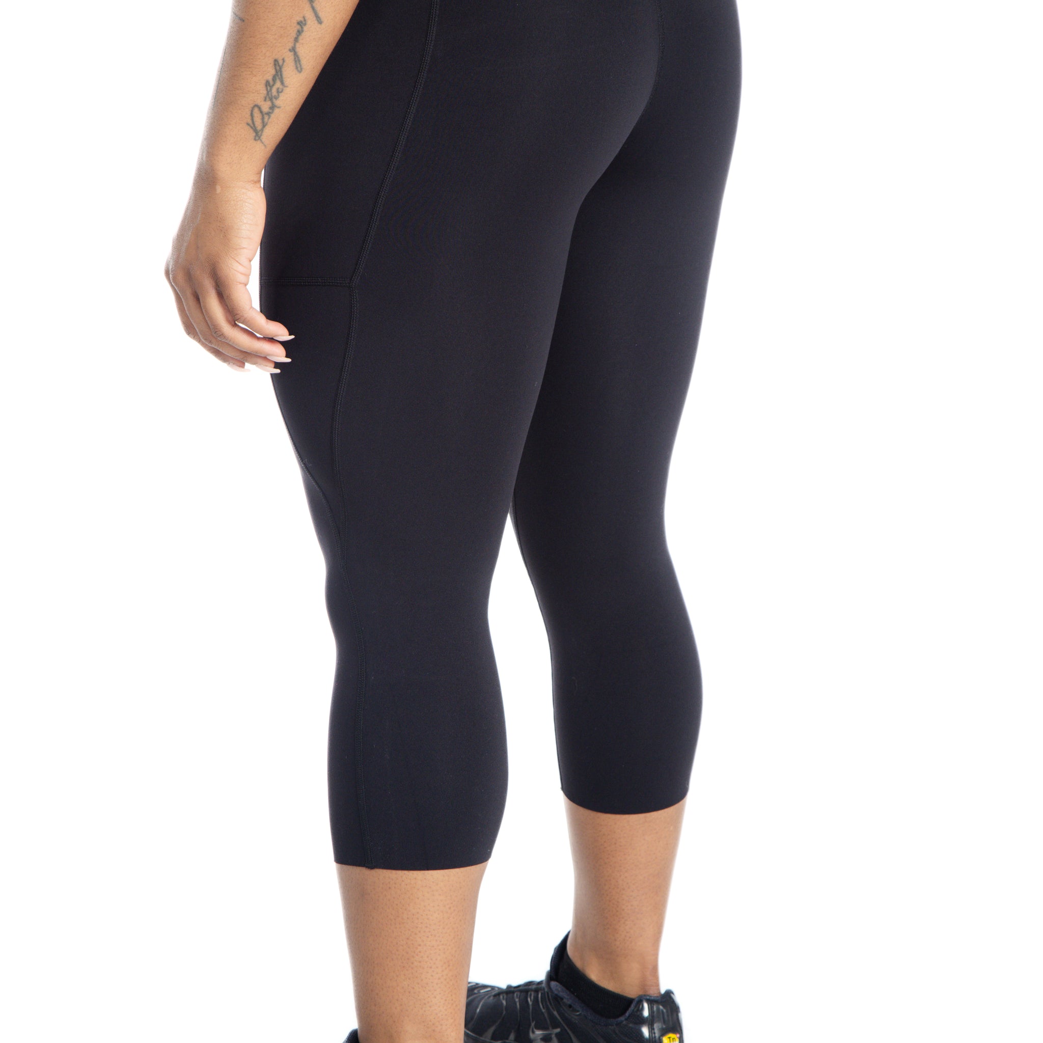 NKD Capris With Pockets Mid Waist | Black