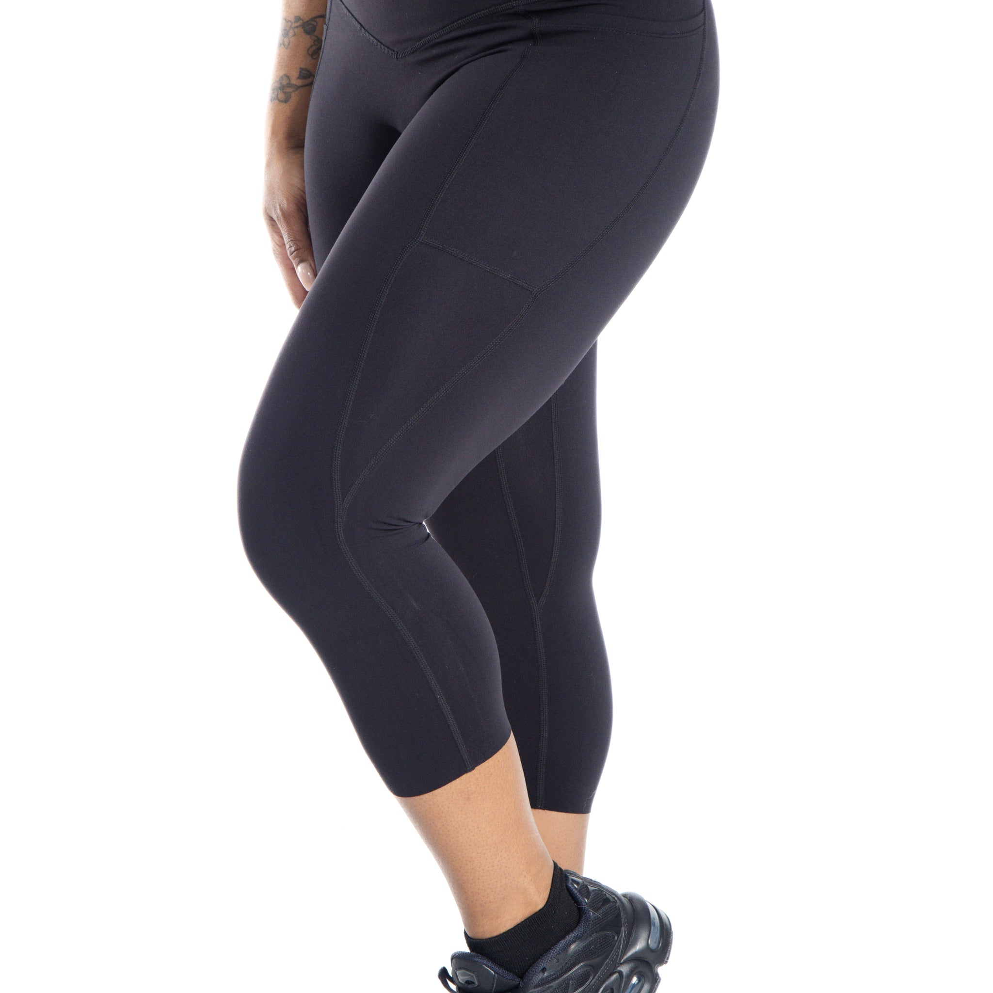 NKD Capris With Pockets Mid Waist | Black