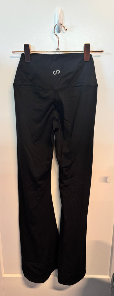 SAMPLE: Lavish Flared Yoga Pants | Black - S