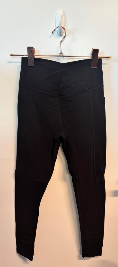 SAMPLE: Leggings With Criss Cross Waistband, Pockets & Scrunch | Black - Small