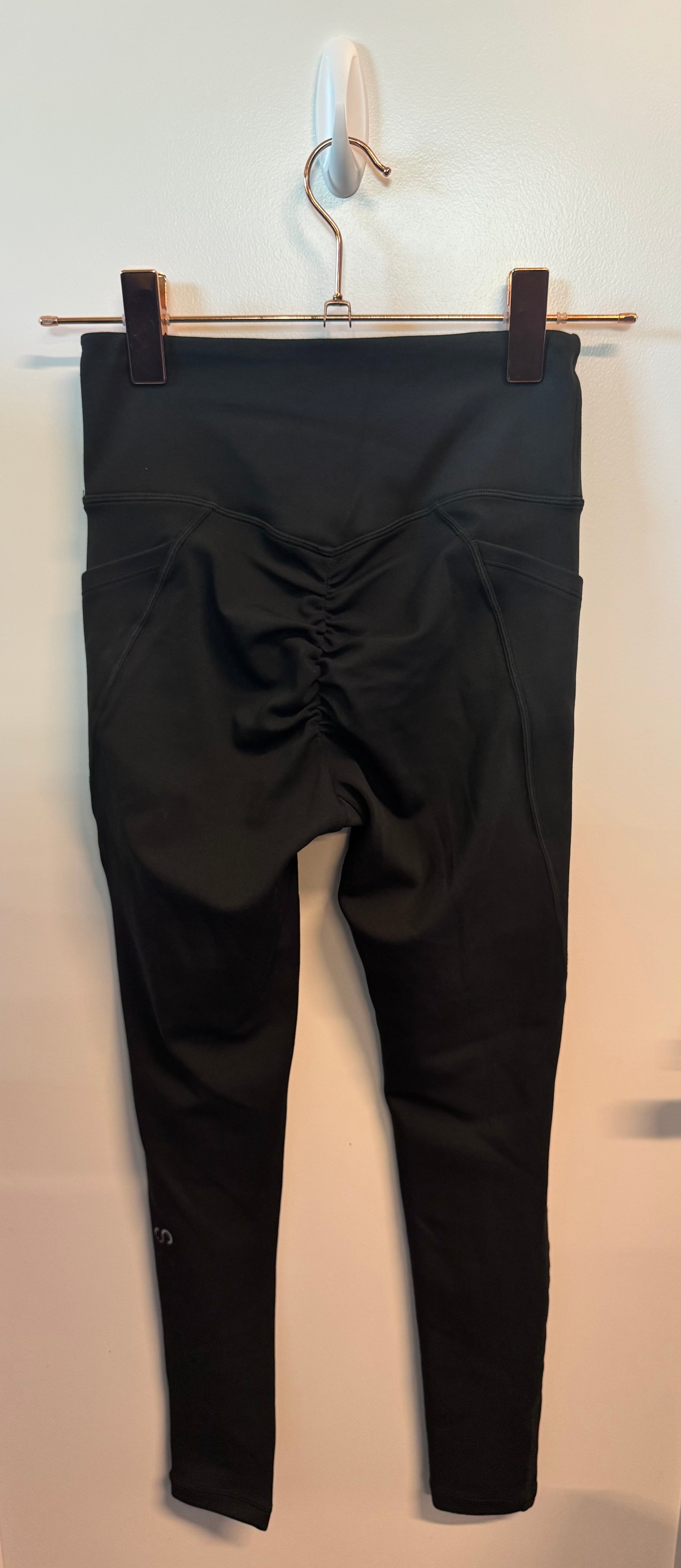 SAMPLE: Leggings With Pockets & Scrunch | Black - Small