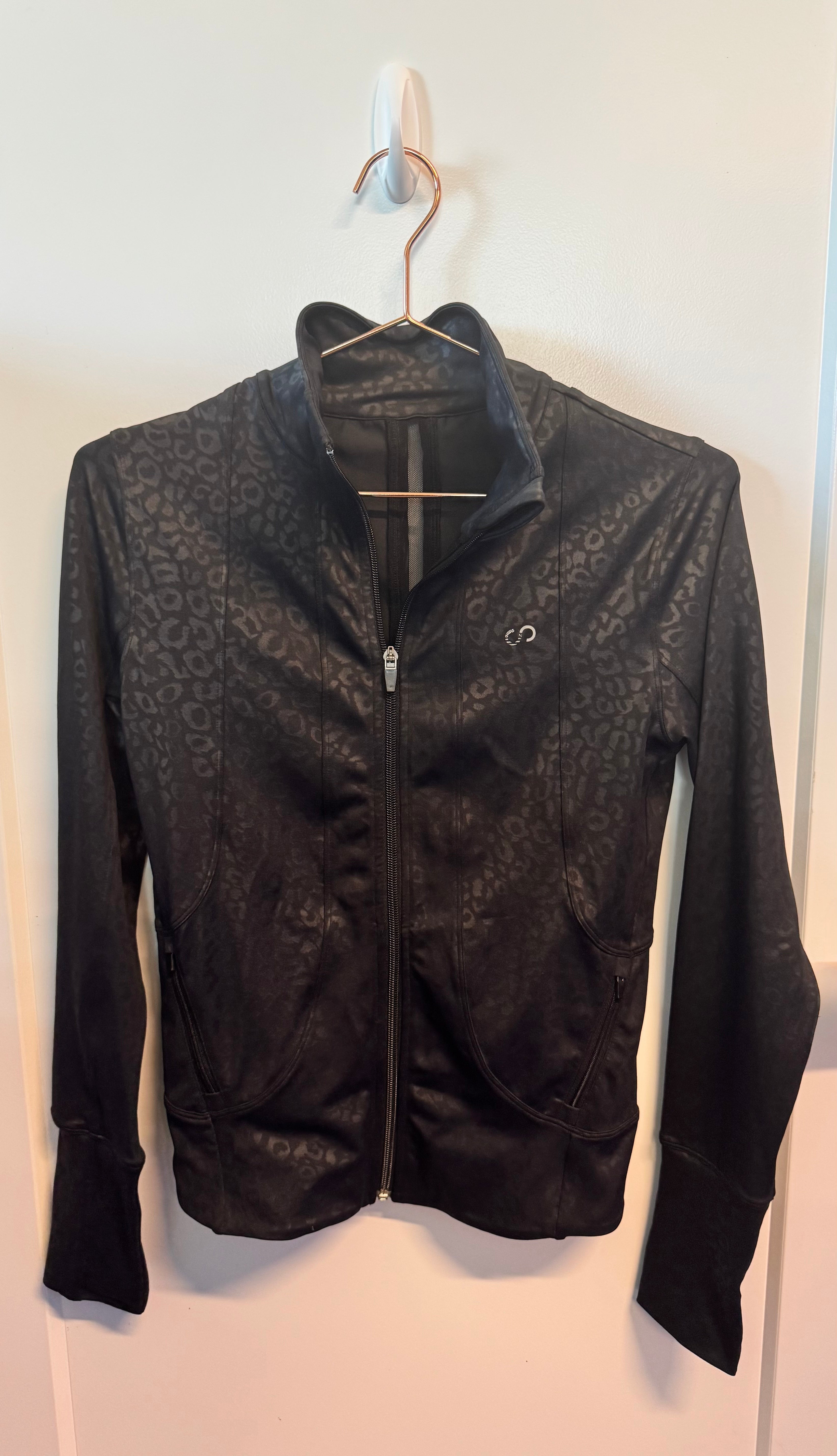 SAMPLE: Zip up Jacket | Black Leopard - S