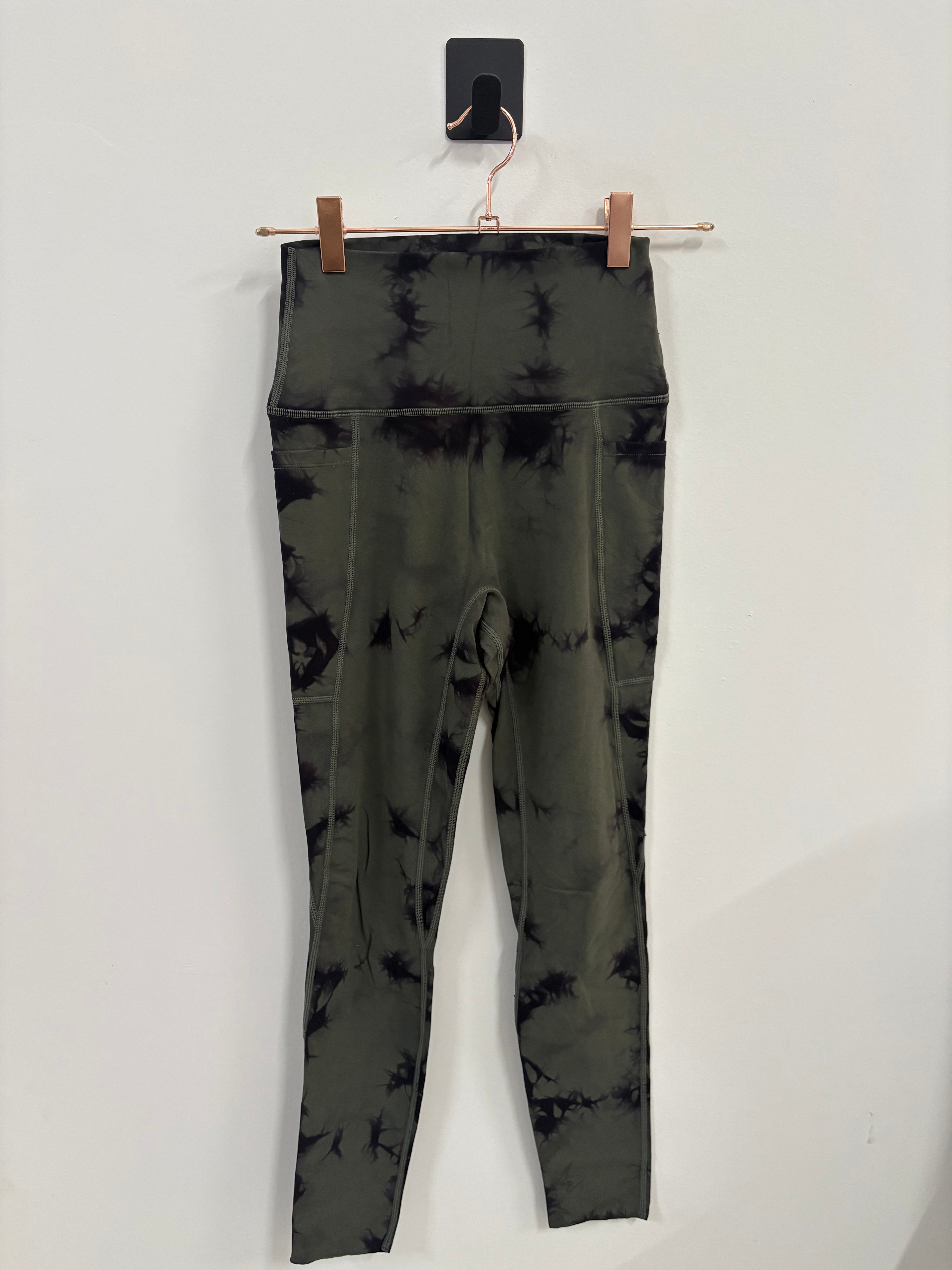 SAMPLE: NKD Leggings W/Pockets | Black/Green Tie Dye - Small