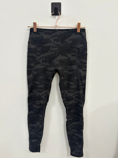 SAMPLE: Double Brushed Leggings W/Pockets | Black Camo - Small