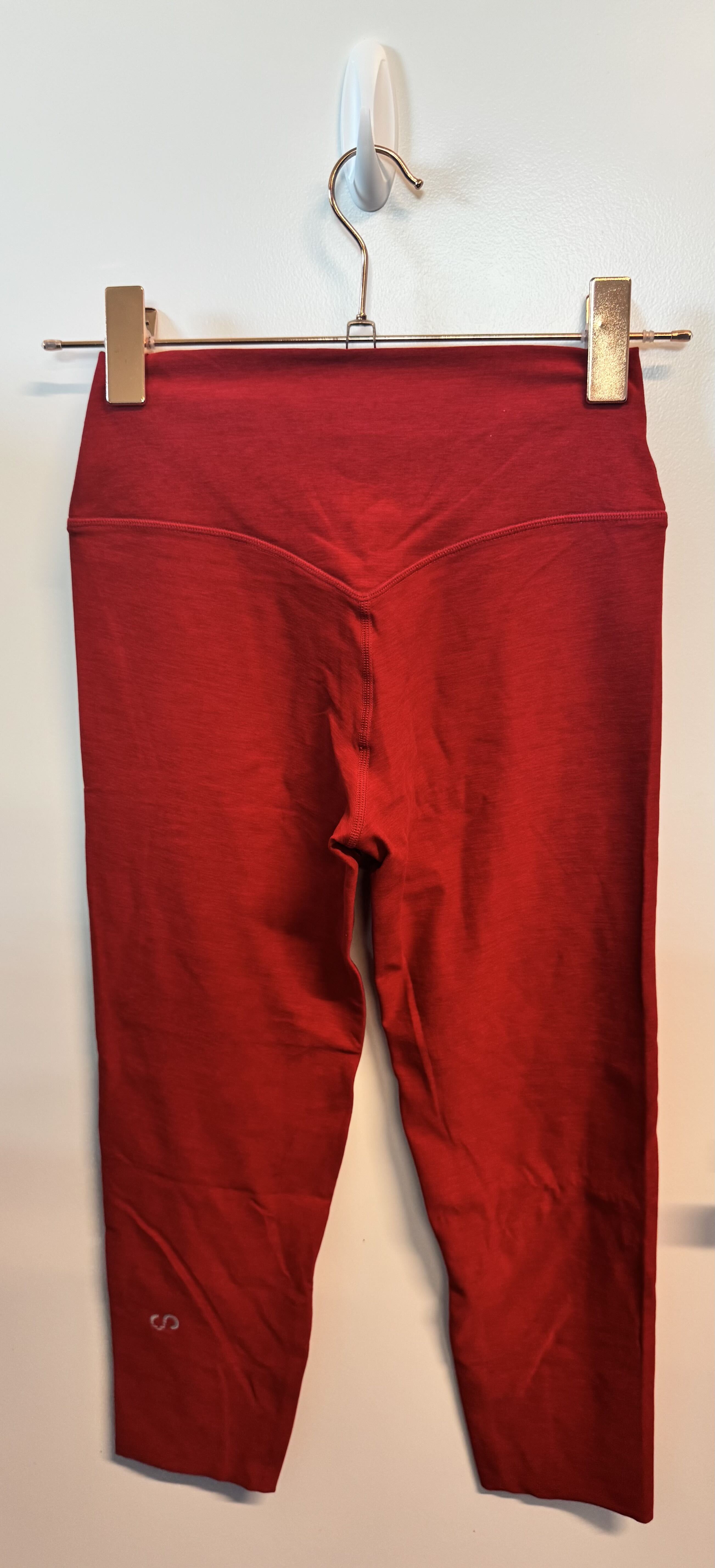 SAMPLE: Dream Capris | Red - S
