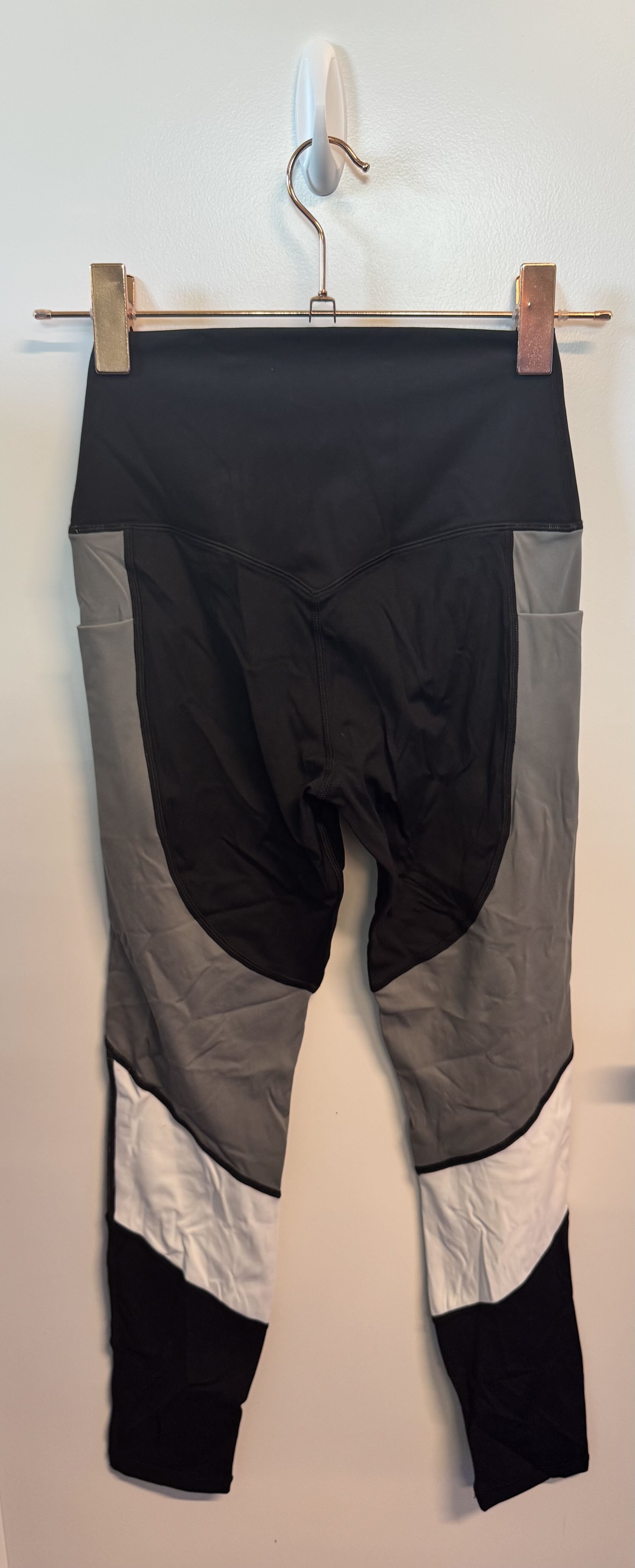 SAMPLE: Leggings With Pockets | Colorblock Black, Grey, & White - S