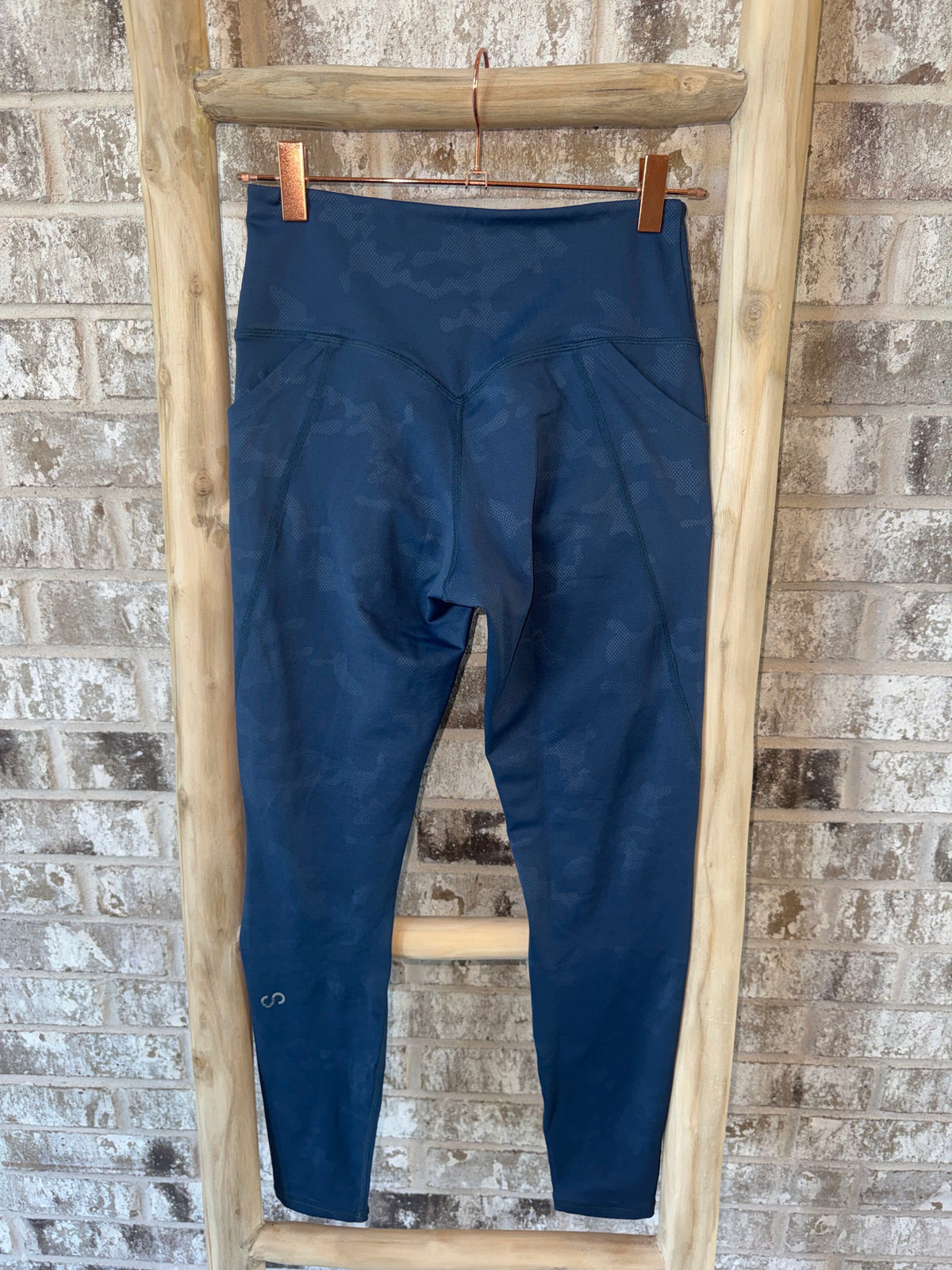 SAMPLE: Leggings With Pockets | Blue Camo Embossed - Small