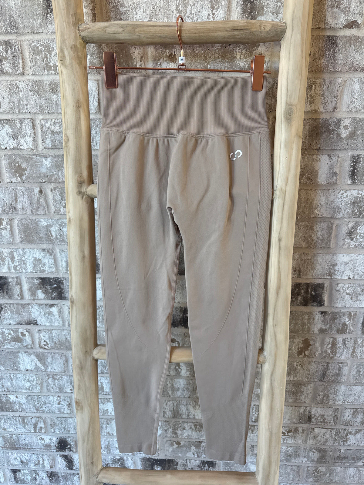 SAMPLE: Seamless Leggings | Tan - Medium