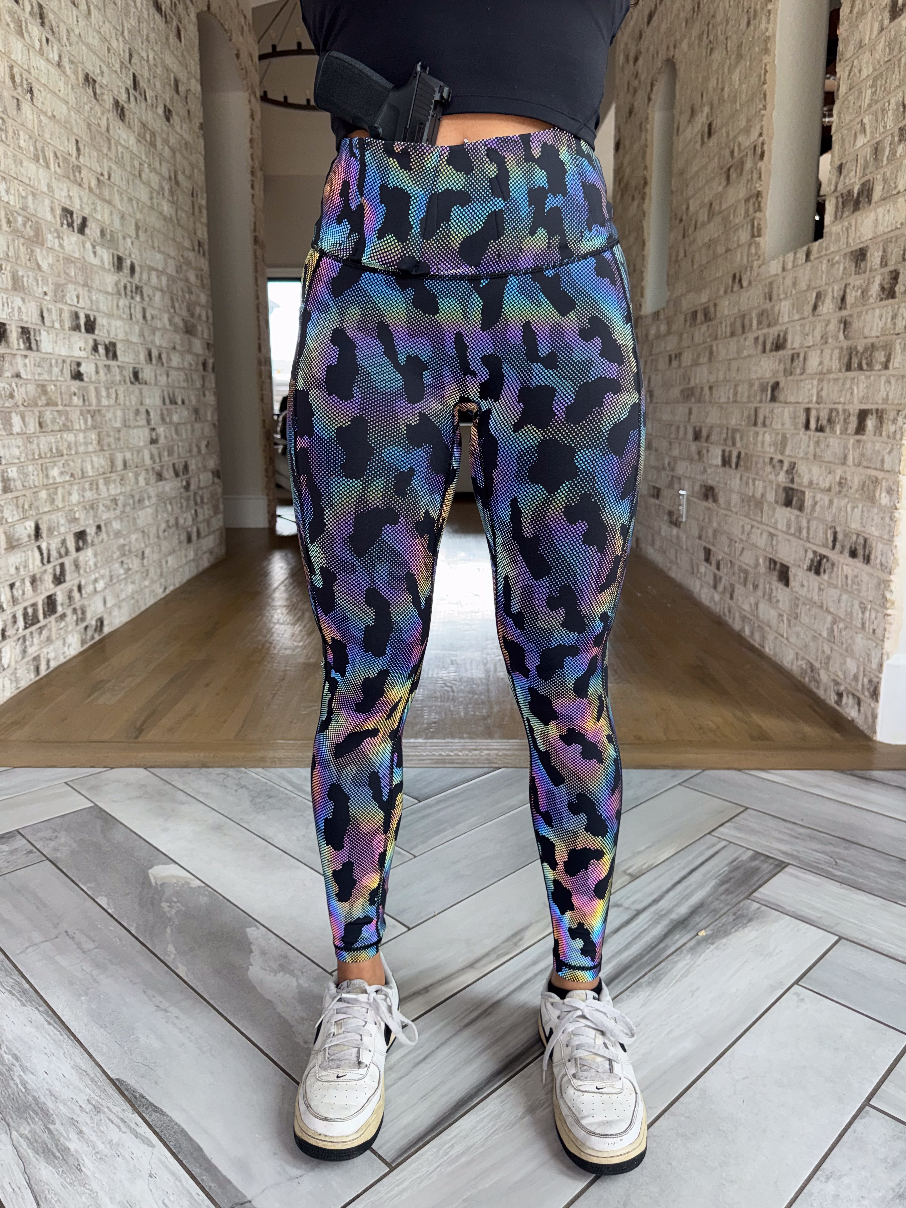 Concealed Carry Leggings With Pockets | Holographic Camo