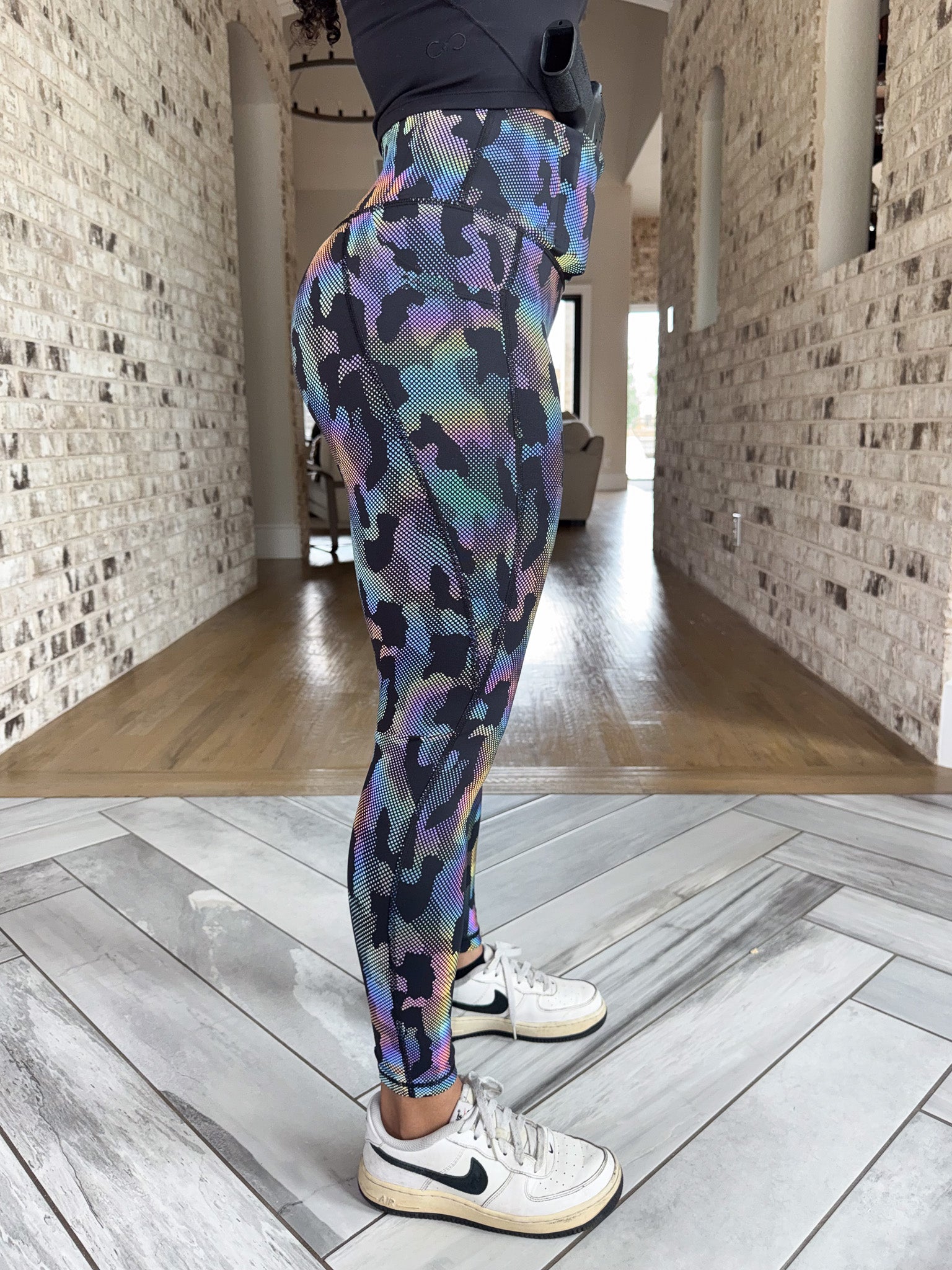 Concealed Carry Leggings With Pockets | Holographic Camo