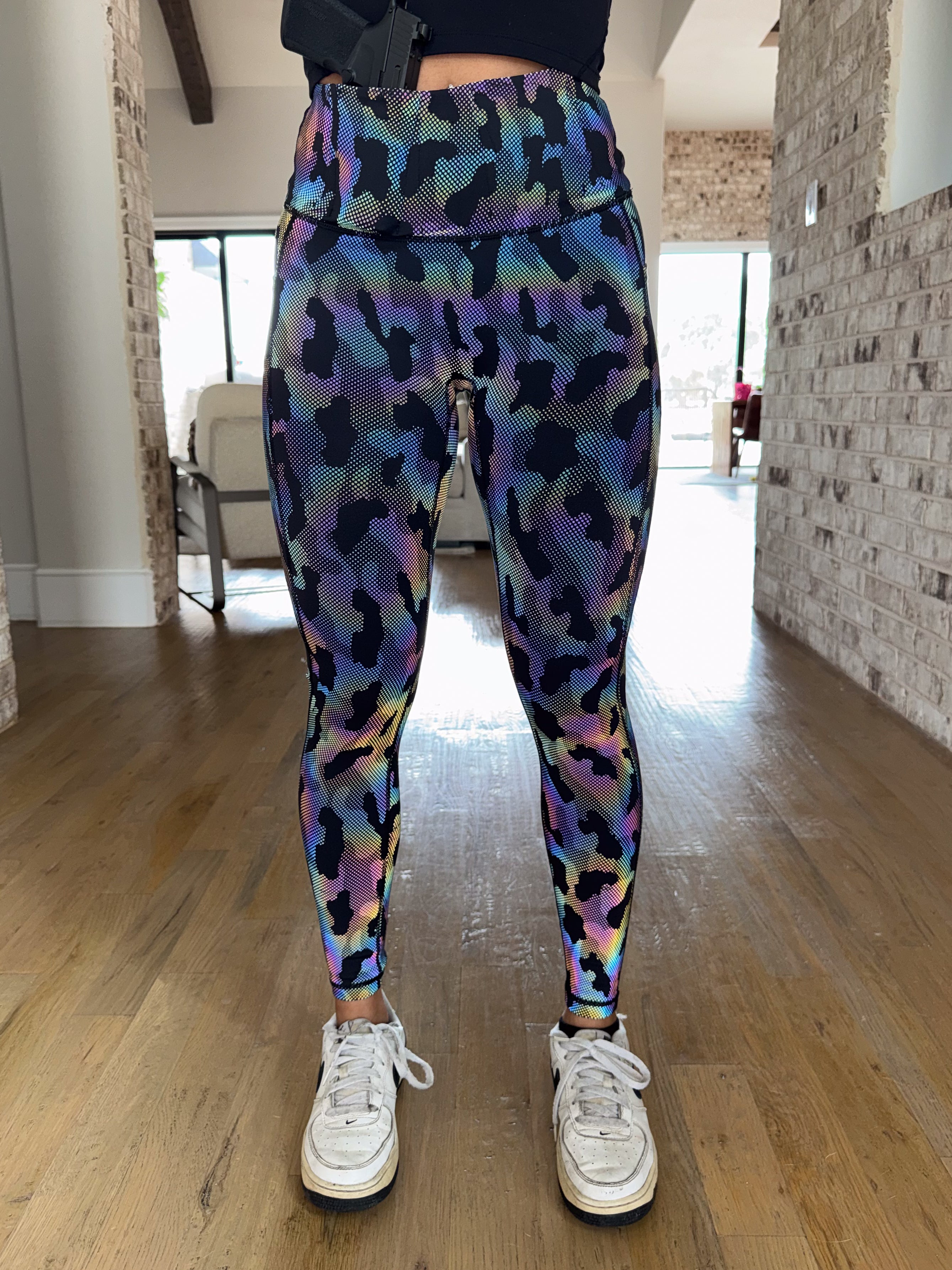 Concealed Carry Leggings With Pockets | Holographic Camo