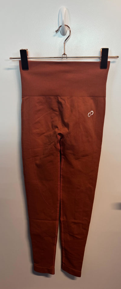 SAMPLE: Seamless Leggings With Scrunch | Rust - Small