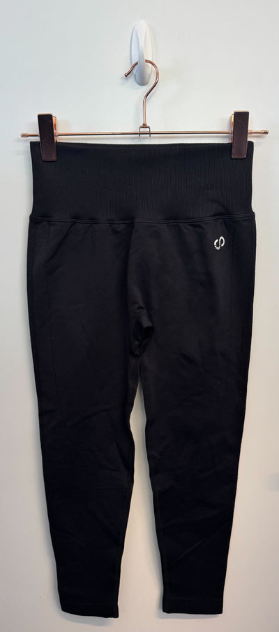 SAMPLE: Seamless Capris With Scrunch | Black - Medium