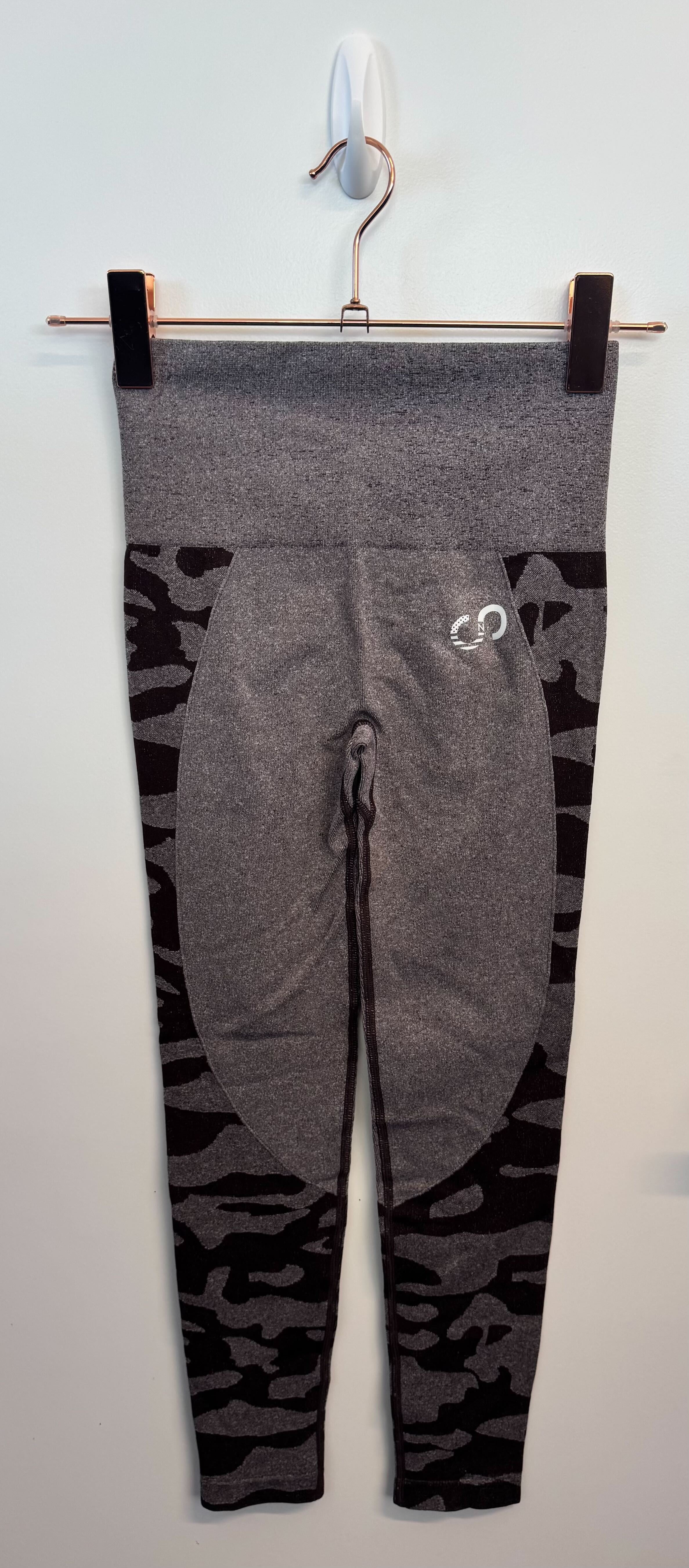 SAMPLE: Seamless Leggings With Scrunch | Brown Camo - Small