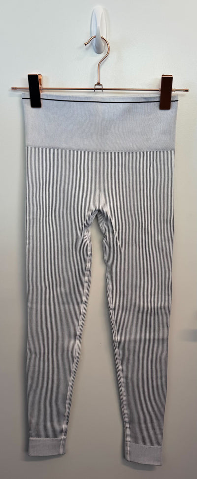 SAMPLE: Seamless Leggings | White/Black Stripes - Small