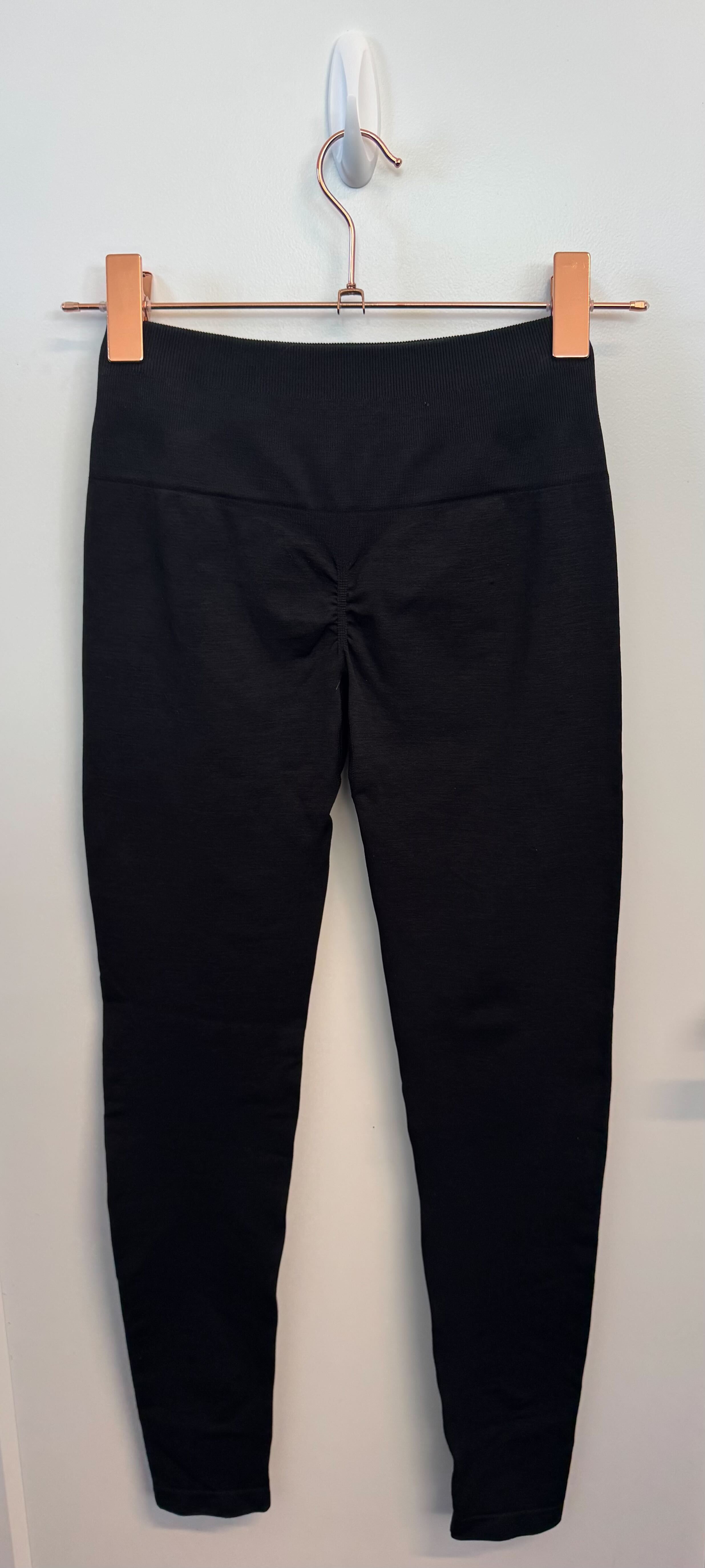 SAMPLE: Seamless Leggings With Scrunch | Black - Small