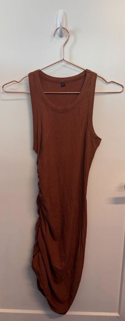 SAMPLE: Ribbed Side Ruched Dress | Rust - Small