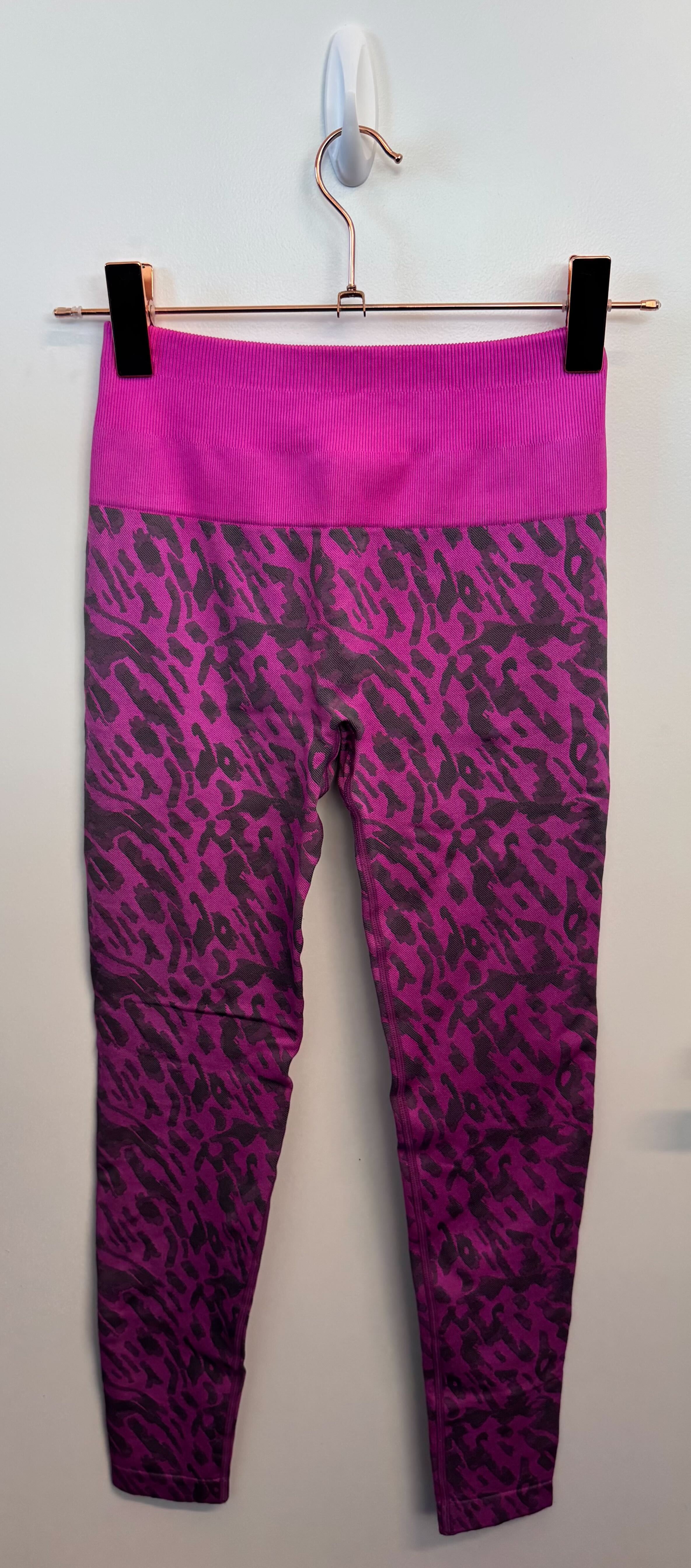 SAMPLE: Seamless Leggings With Scrunch | Animal Print - Small