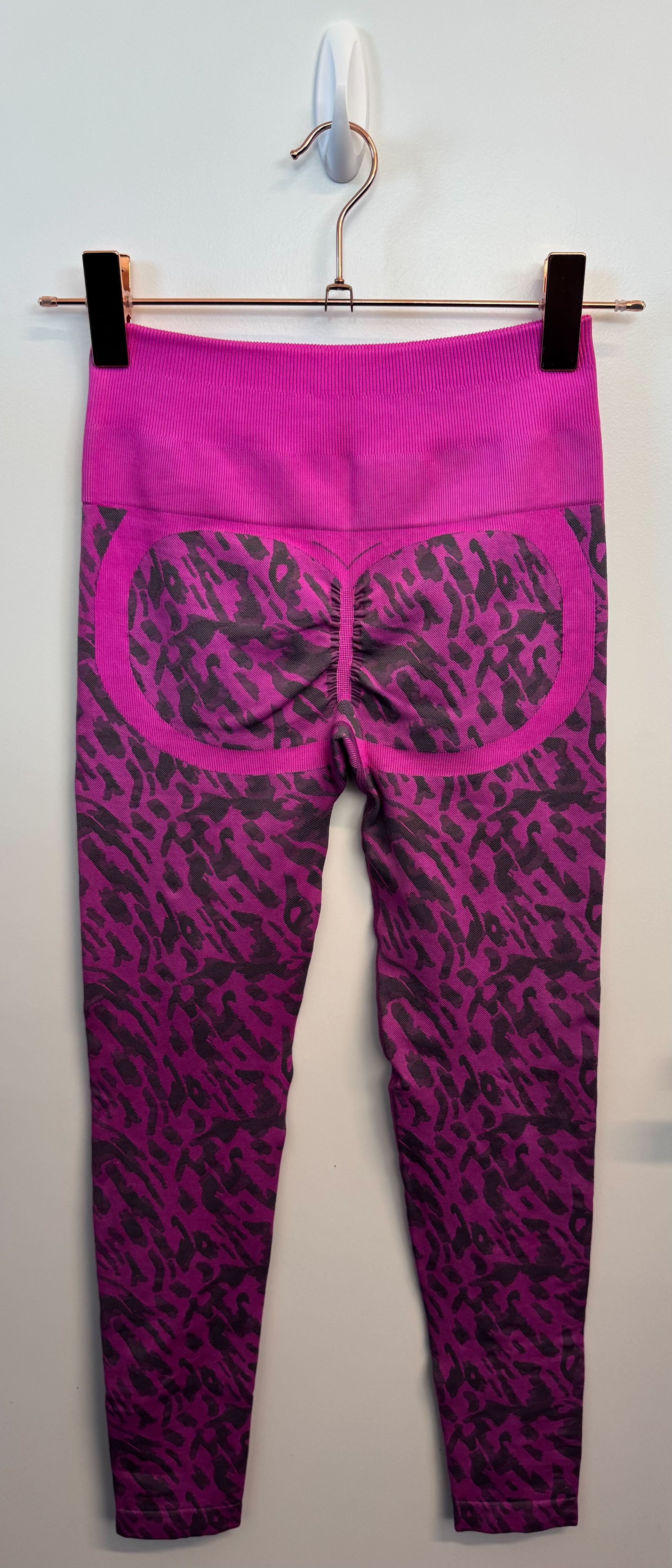 SAMPLE: Seamless Leggings With Scrunch | Animal Print - Small