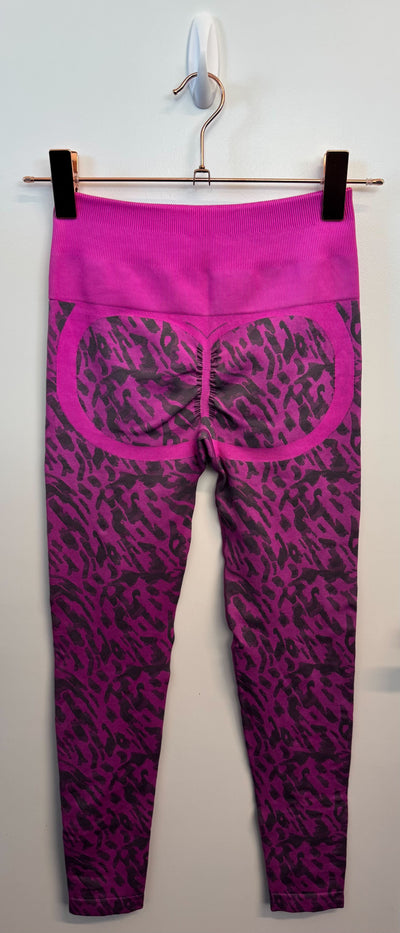 SAMPLE: Seamless Leggings With Scrunch | Animal Print - Small