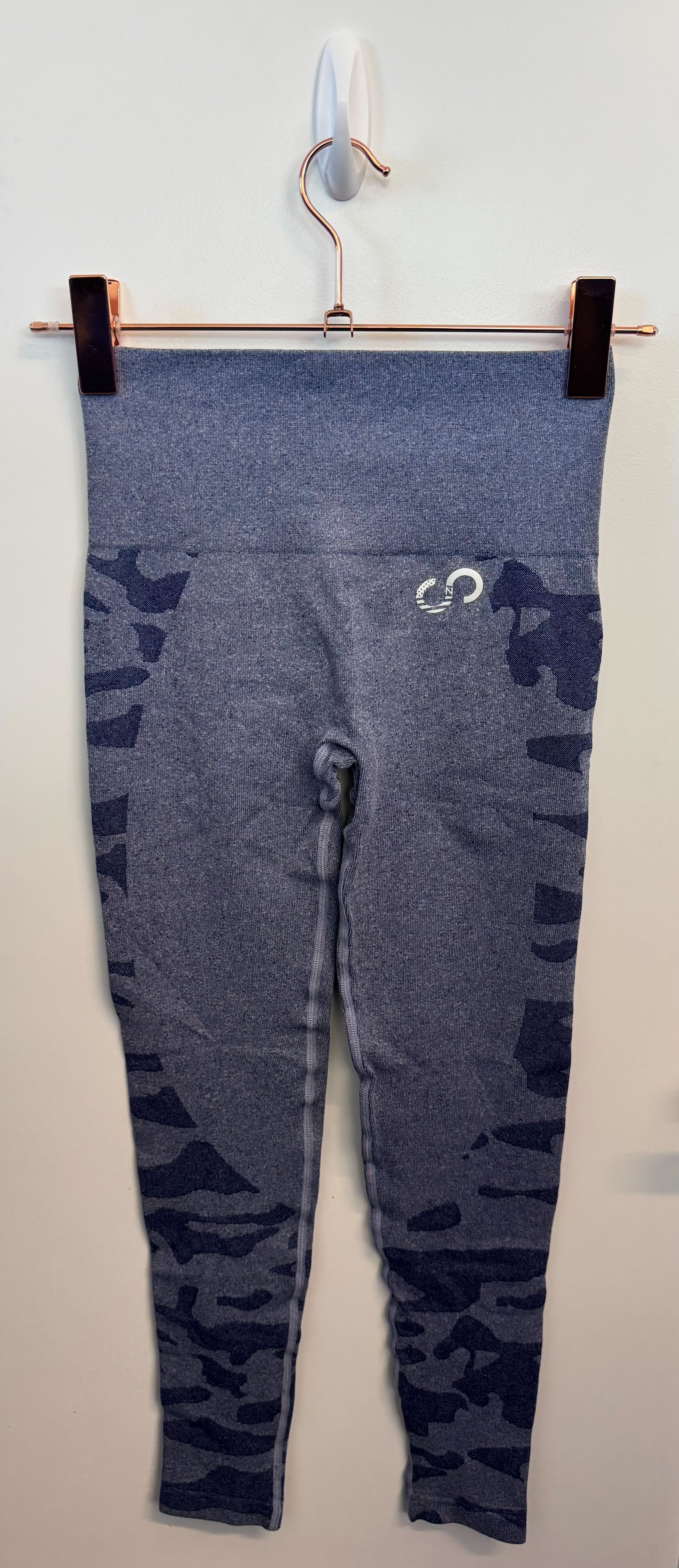 SAMPLE: Seamless Leggings With Scrunch | Blue Camo - Small