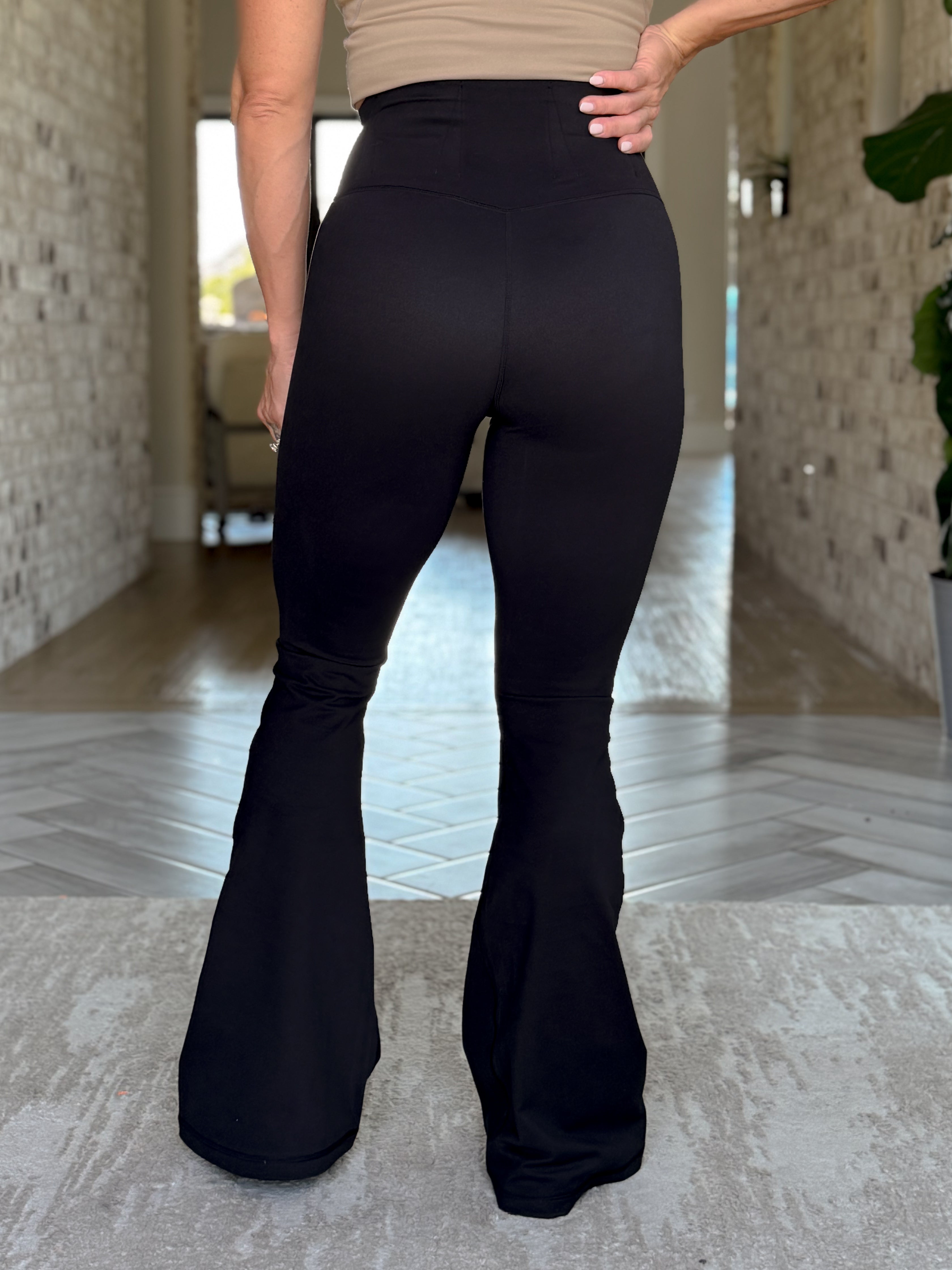 Concealed Carry Flare Leggings | Black