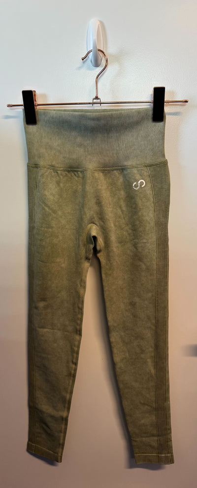 SAMPLE: Seamless Leggings With Scrunch | Light Green - X-Small