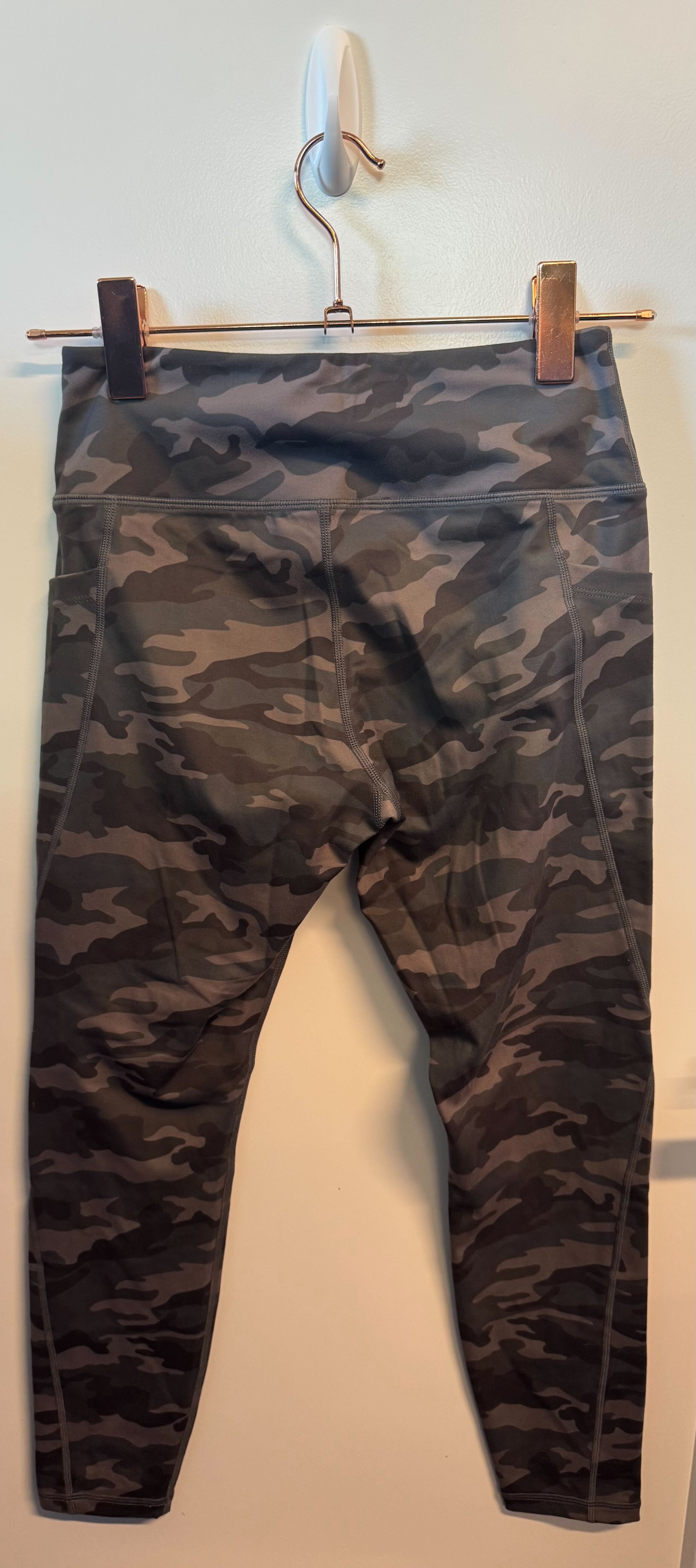 SAMPLE: Leggings With Pockets | Grey & Taupe Camo - Small