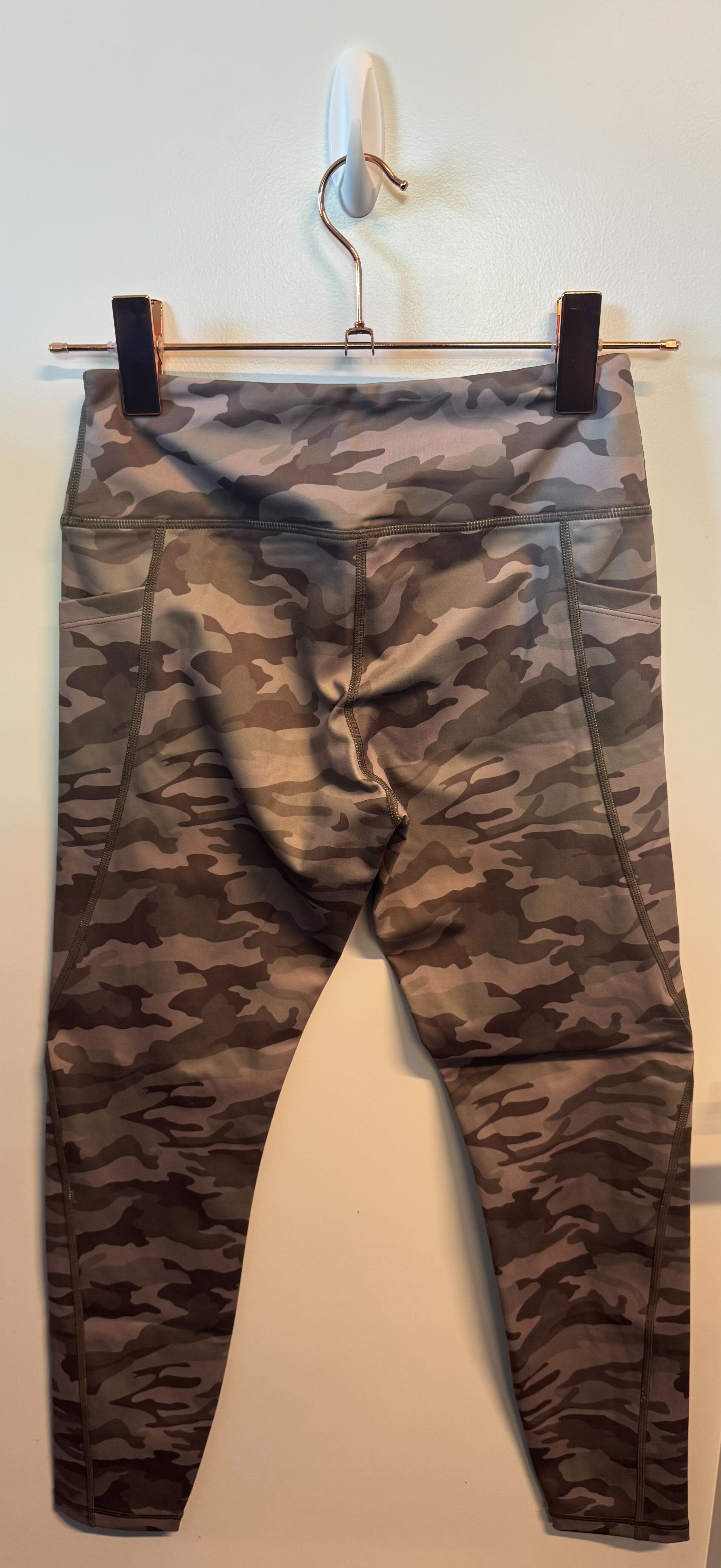 SAMPLE: Leggings With Pockets | Green & Taupe Camo - Small