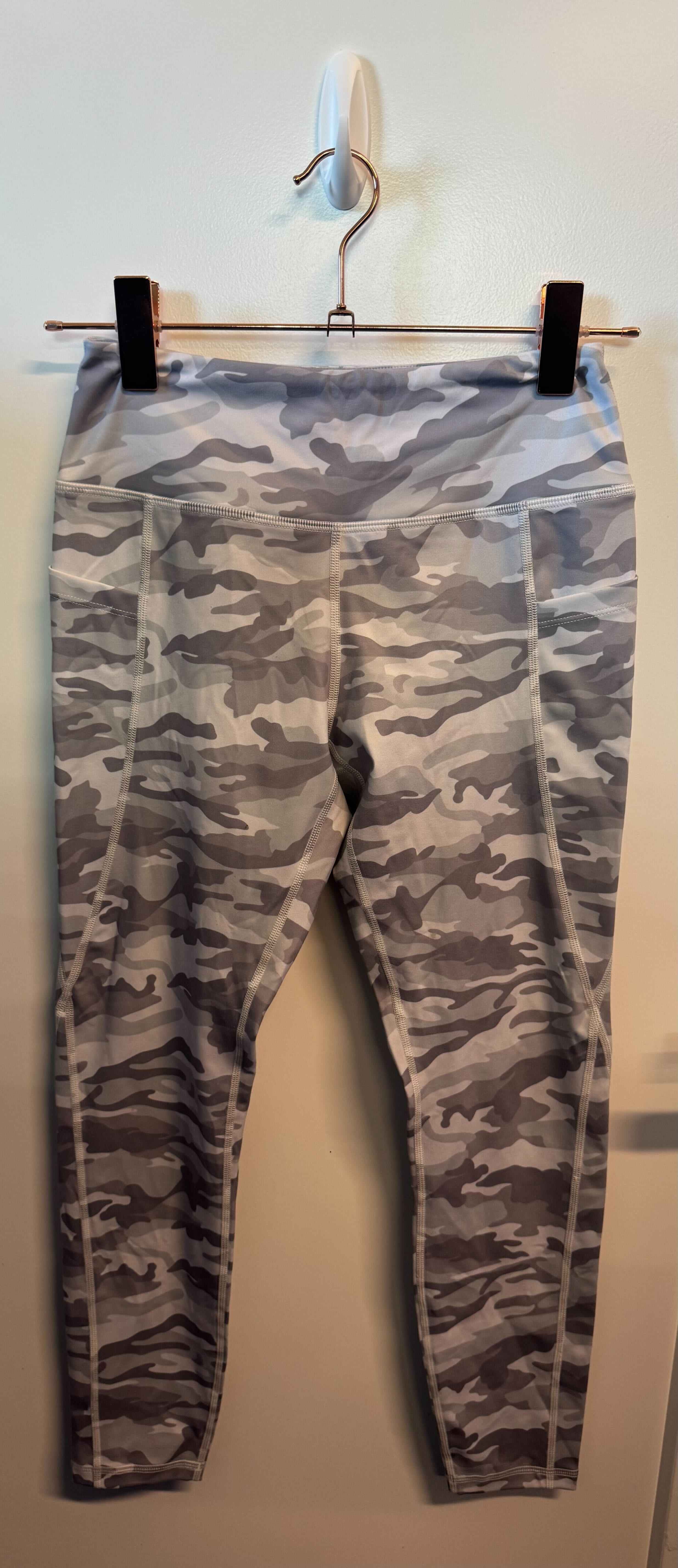 SAMPLE: Leggings With Pockets | White & Grey Camo - Small