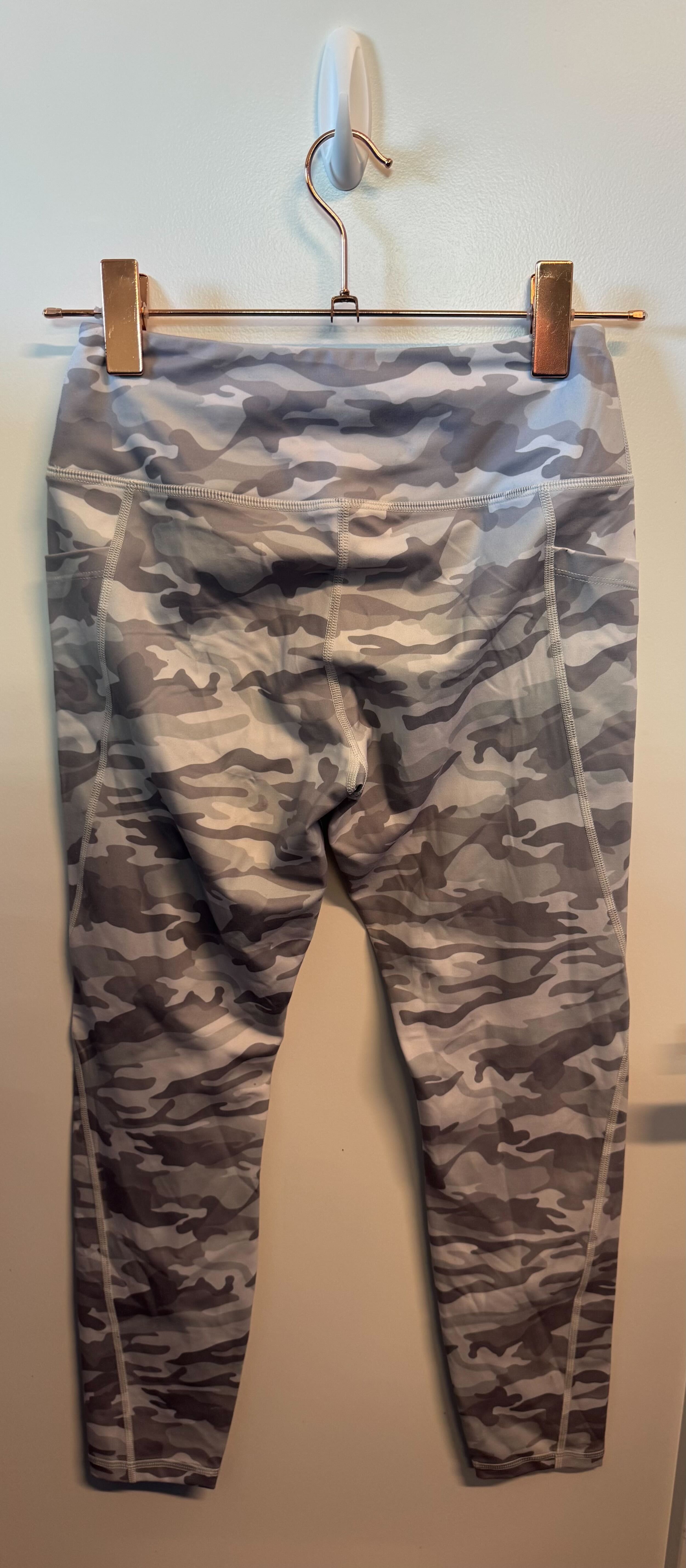 SAMPLE: Leggings With Pockets | White & Grey Camo - Small
