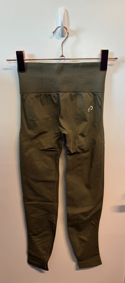 SAMPLE: Seamless Leggings With Scrunch | Green - Small