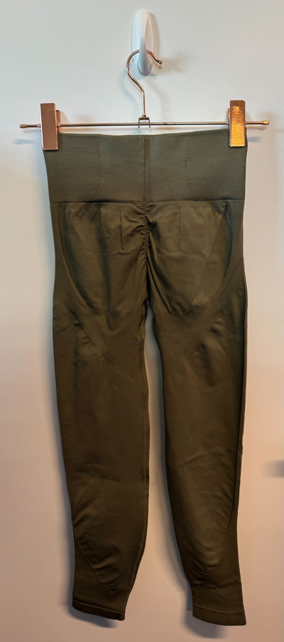 SAMPLE: Seamless Leggings With Scrunch | Green - Small