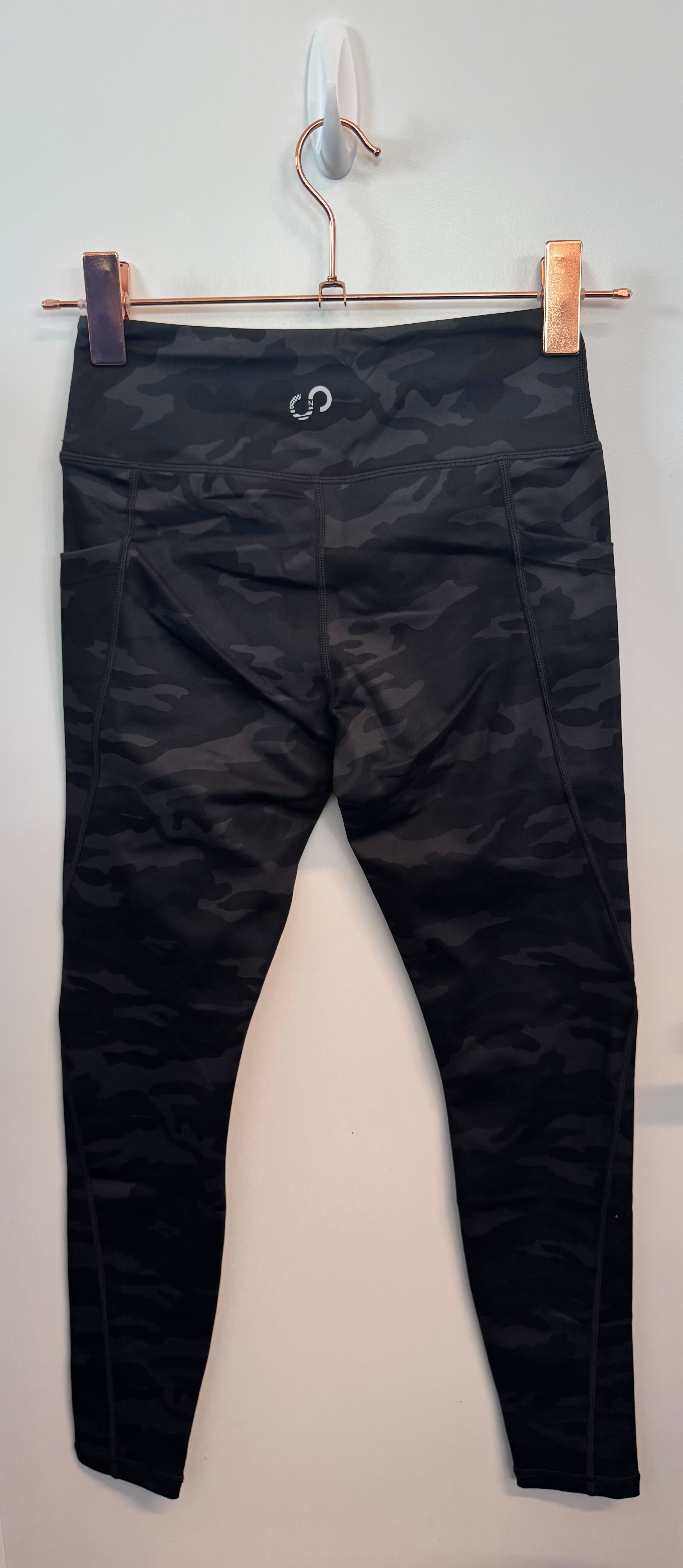 SAMPLE: Leggings With Pockets | Black & Grey Camo - XS