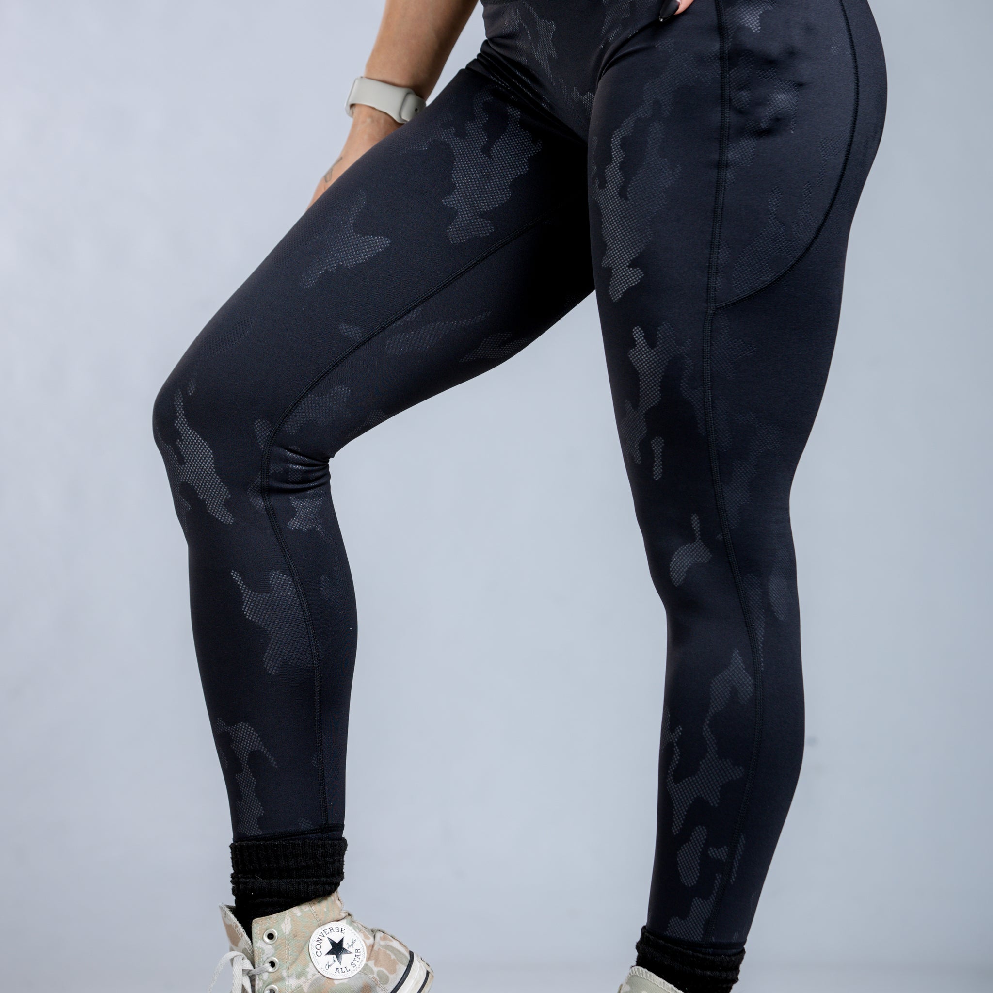 Empowered Leggings With Pockets | Black Camo