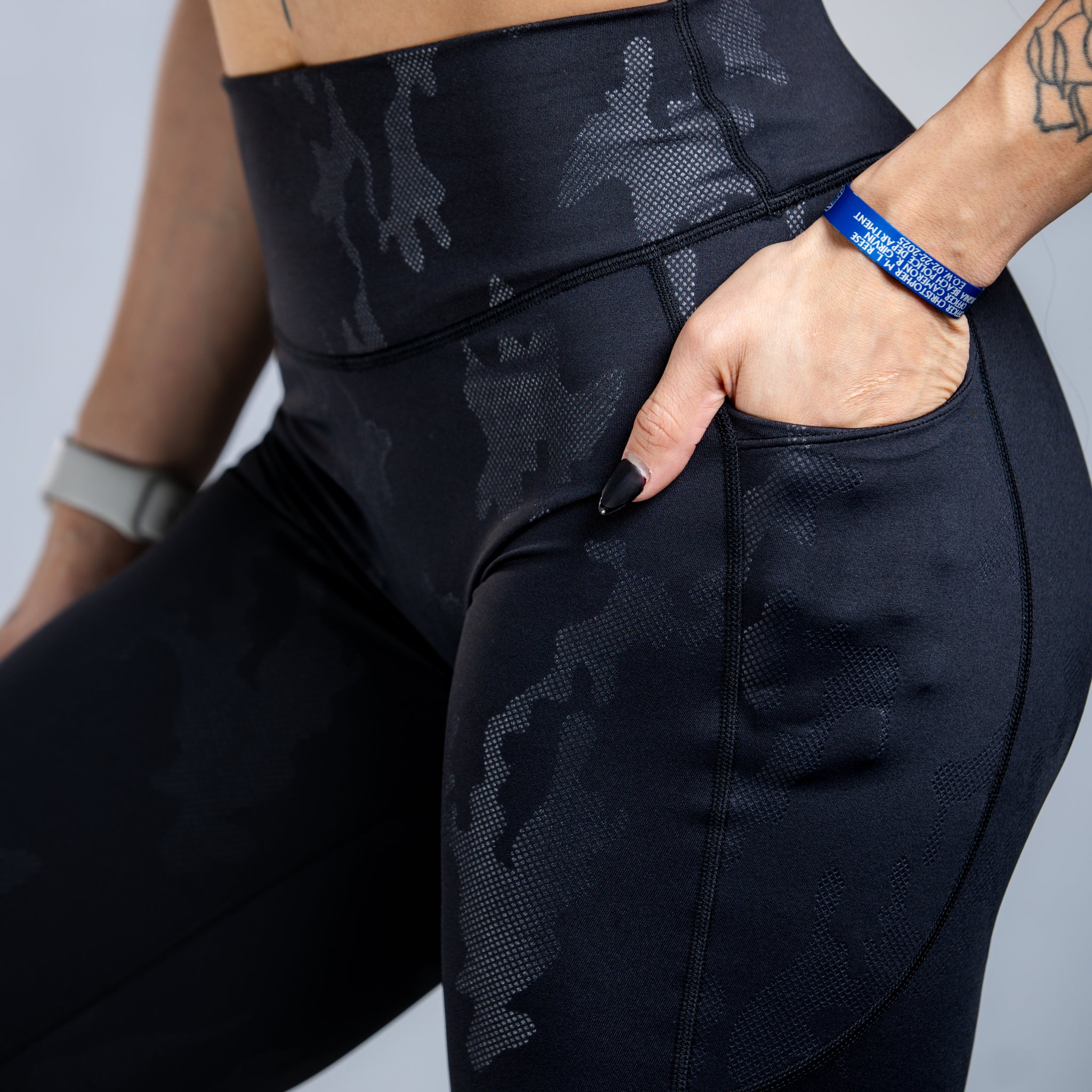 Empowered Leggings With Pockets | Black Camo