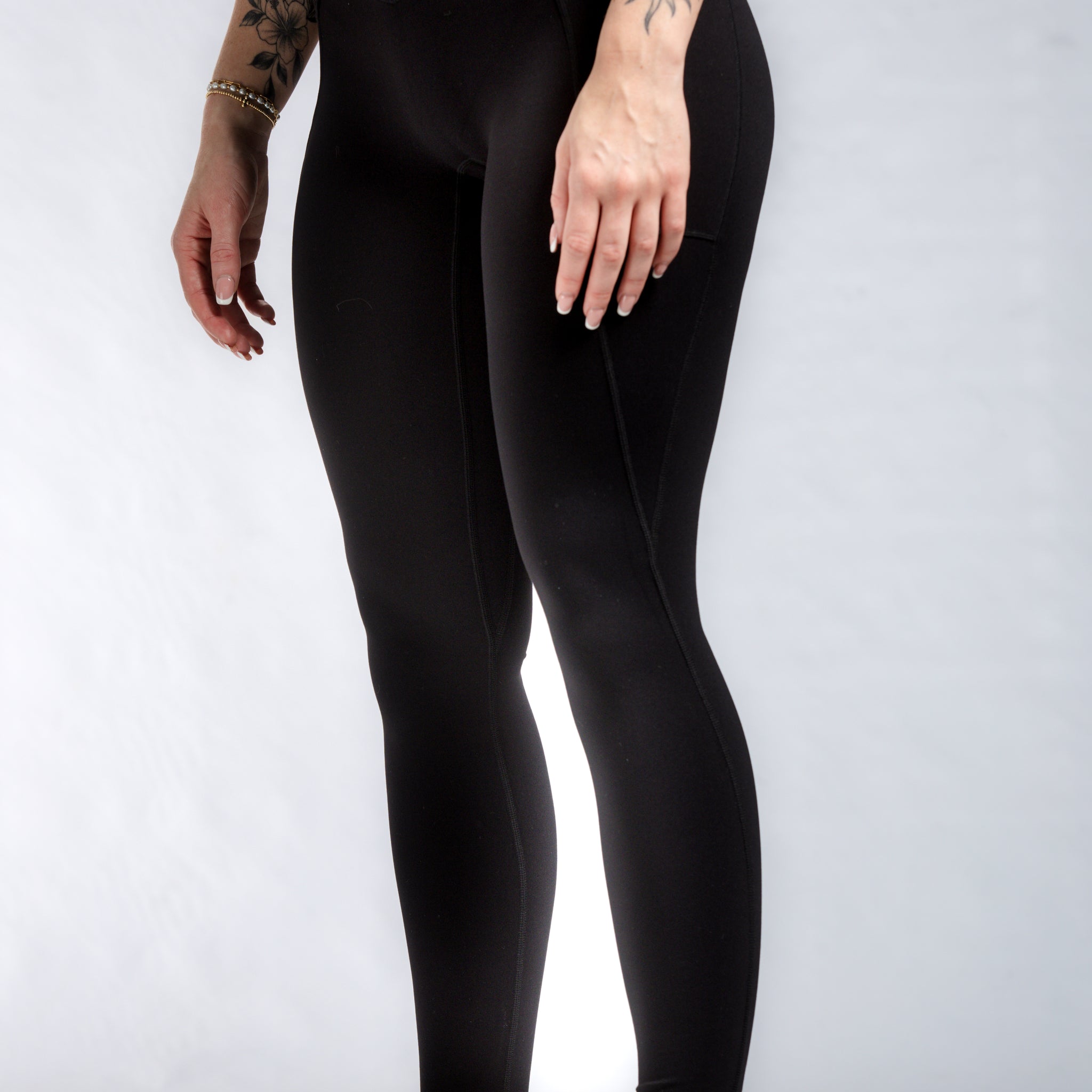 NKD Leggings With Pockets Mid Waist | Black
