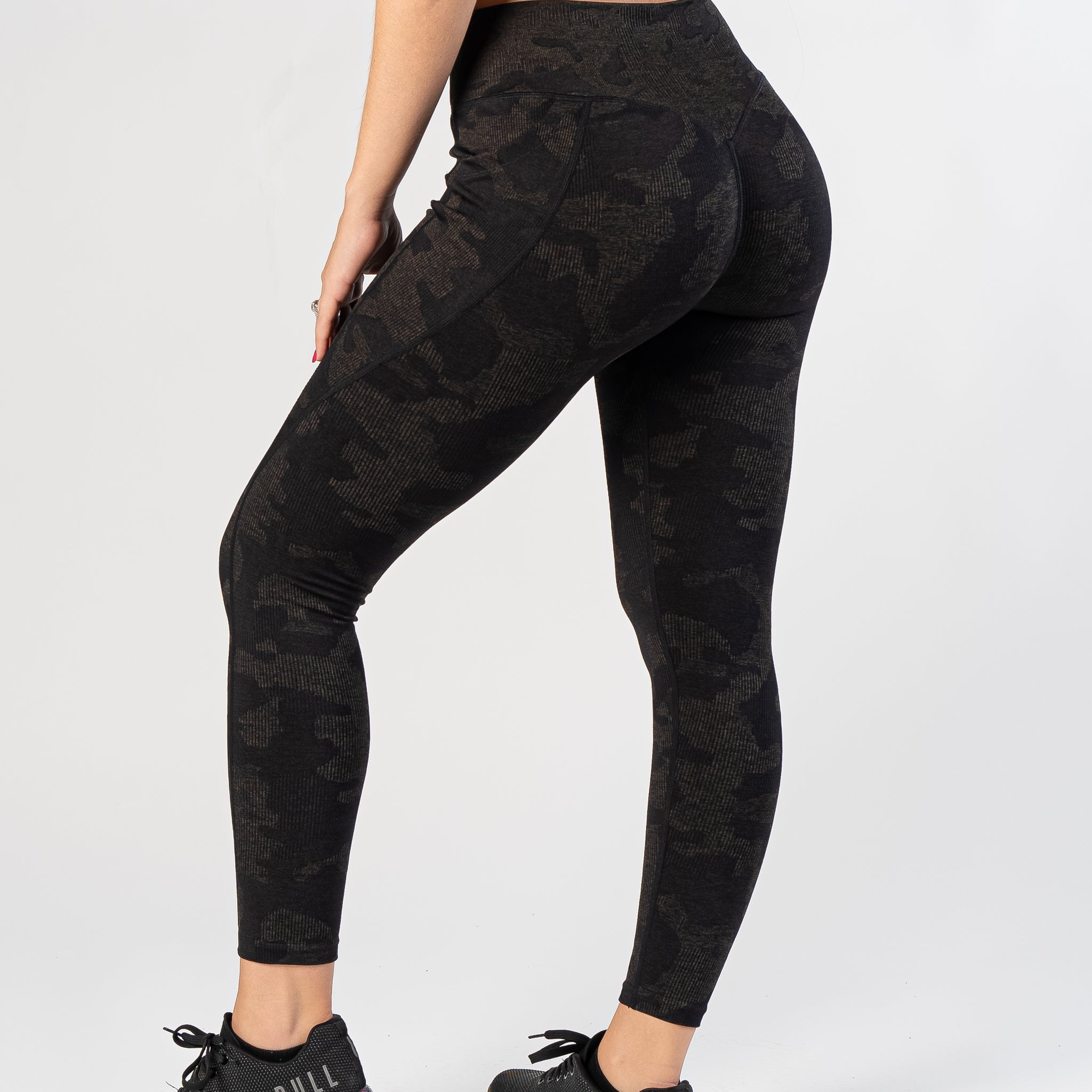 Seamless High Waist Leggings With Pockets | Black Camo